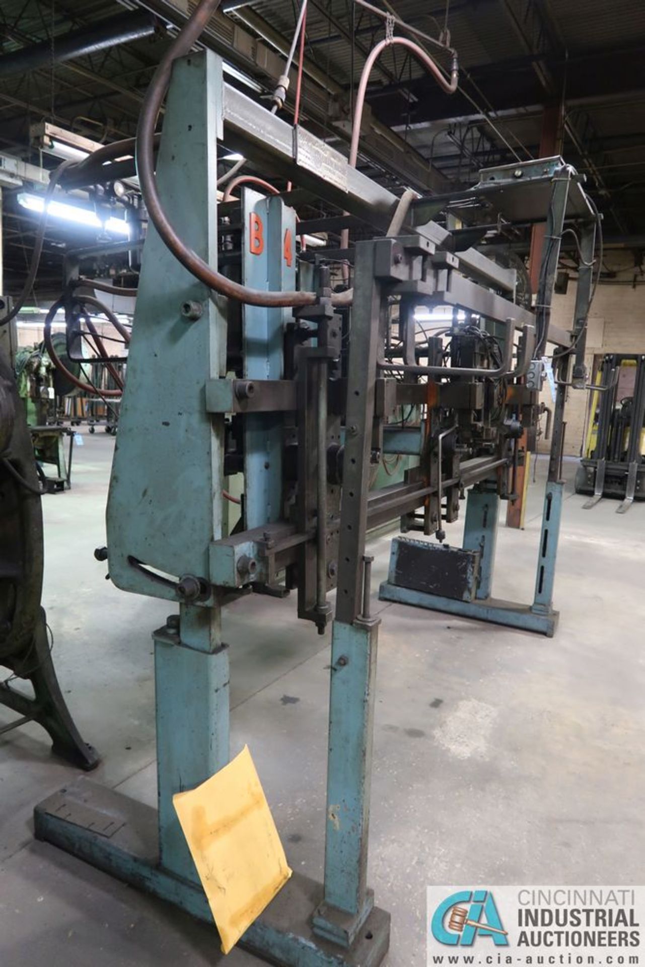 LUBOW MODEL 4SA 4-HEAD WIRE FRAME BENDER; S/N 176 **Loading Fee Due the "ERRA" Industrial Services - Image 6 of 11