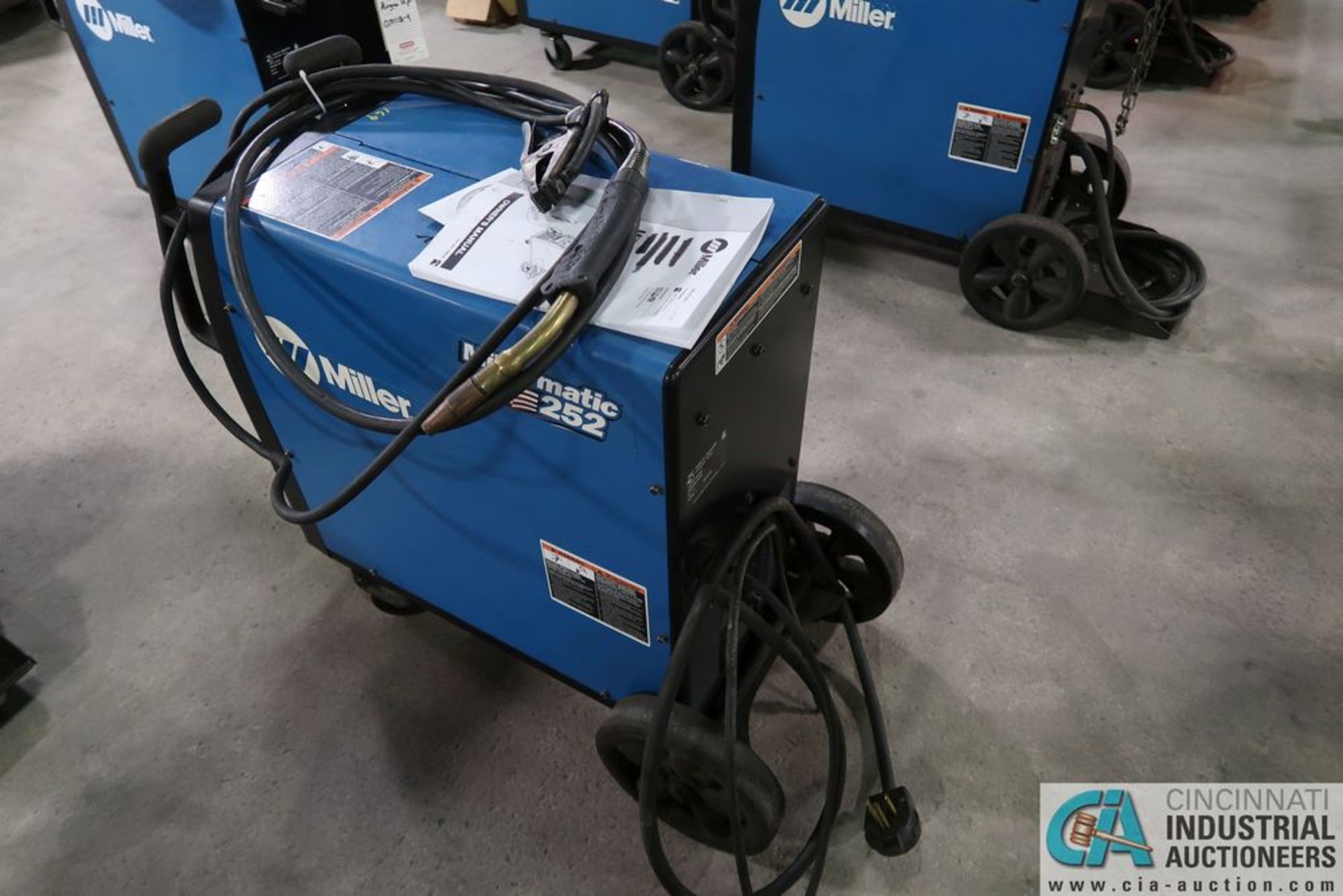 250 AMP MILLER MODEL MILLERMATIC 252 MIG WELDING POWER SOURCE; S/N MA190308N, WITH BUILT-IN WIRE - Image 6 of 7