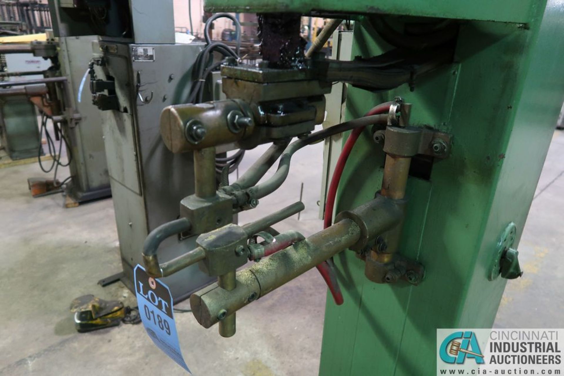 40 KVA ALPHIL MODLE AL 18 AIR OPERATED SPOT WELDER; S/N 3998, WITH TJ SNOW CONTROLS, 18" THROAT, 220 - Image 3 of 8