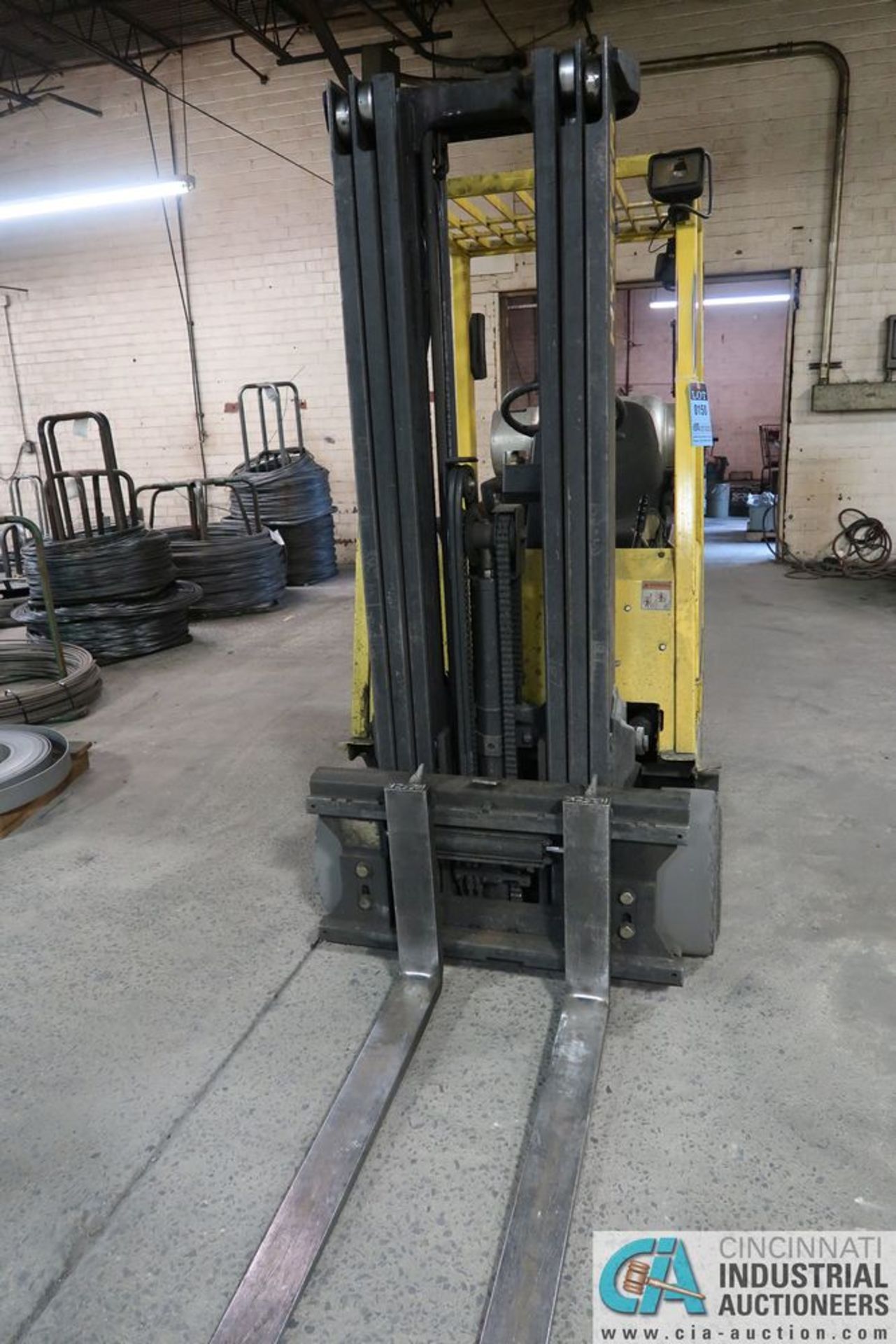 4,000 LB. CAPACITY HYSTER 540XMS LP GAS SOLID TIRE THREE-STAGE MAST LIFT TRUCK; S/N C010H05668W, - Image 4 of 7