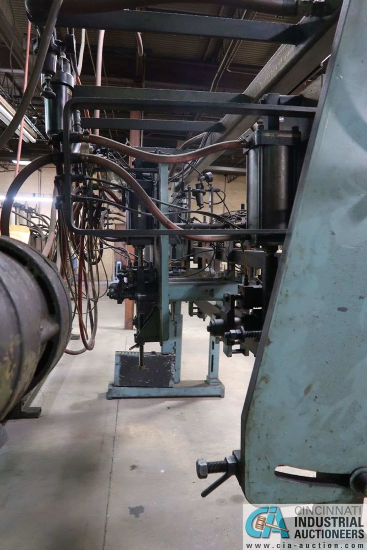 LUBOW MODEL 4SA 4-HEAD WIRE FRAME BENDER; S/N 176 **Loading Fee Due the "ERRA" Industrial Services - Image 7 of 11