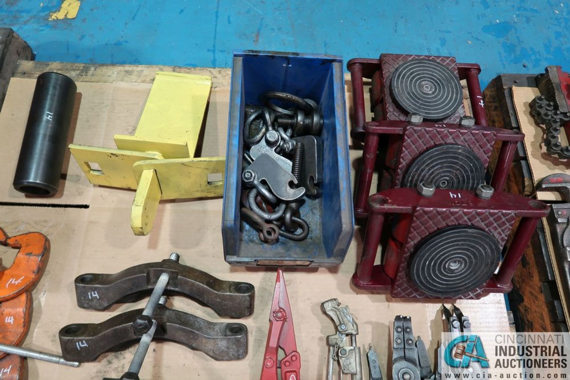 (LOT) SKID OF TOOLS; SNAP RING PLIERS, BEARING SPLITTER, (3) AMCHINE SKATES, LIFT CLAMPS - Image 4 of 4