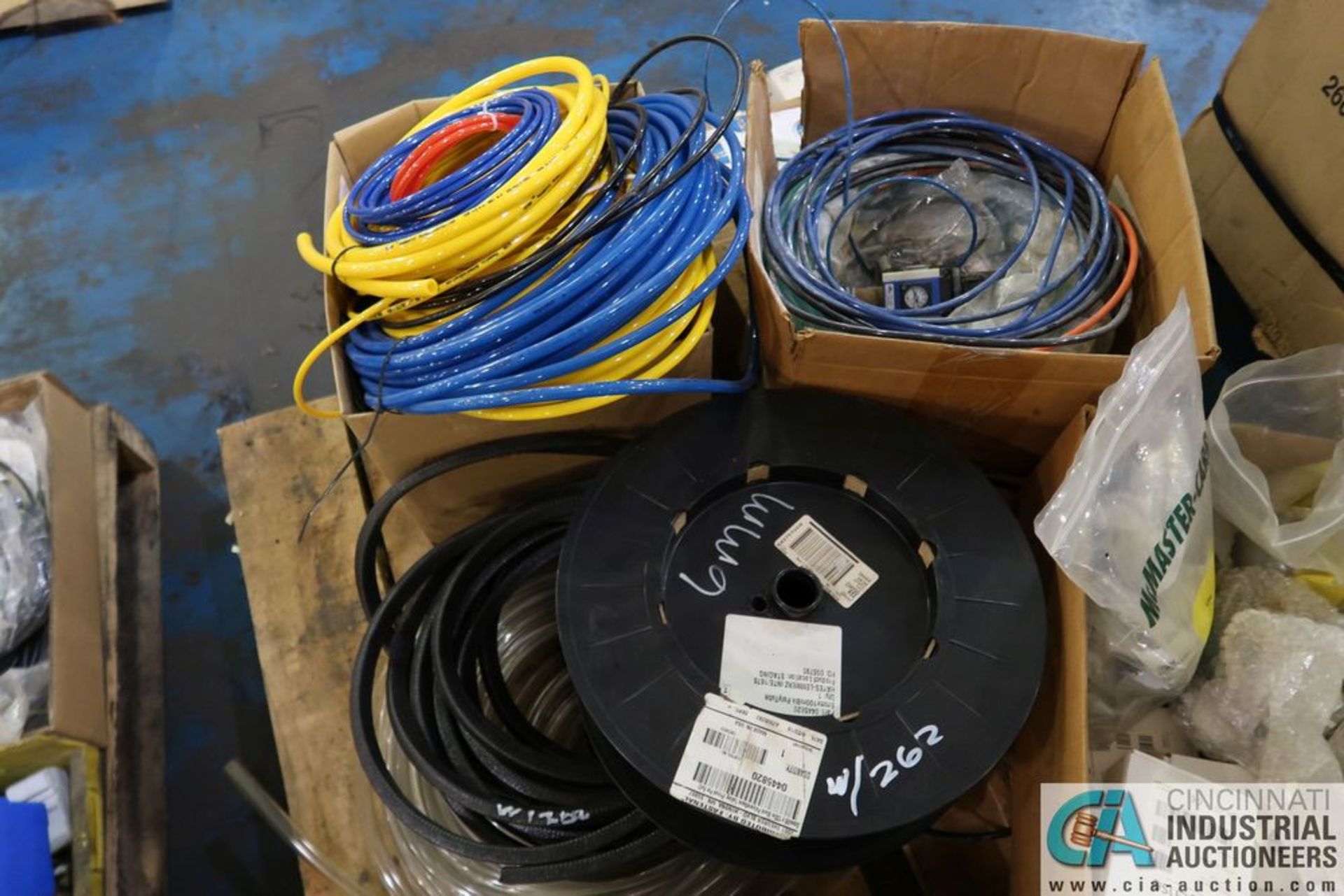 (LOT) (5) SKIDS ELECTRICAL BOXES, HARDWARE, PLUGS, SWITCHES, WIRE, HOSE, DRIVES - Image 11 of 16