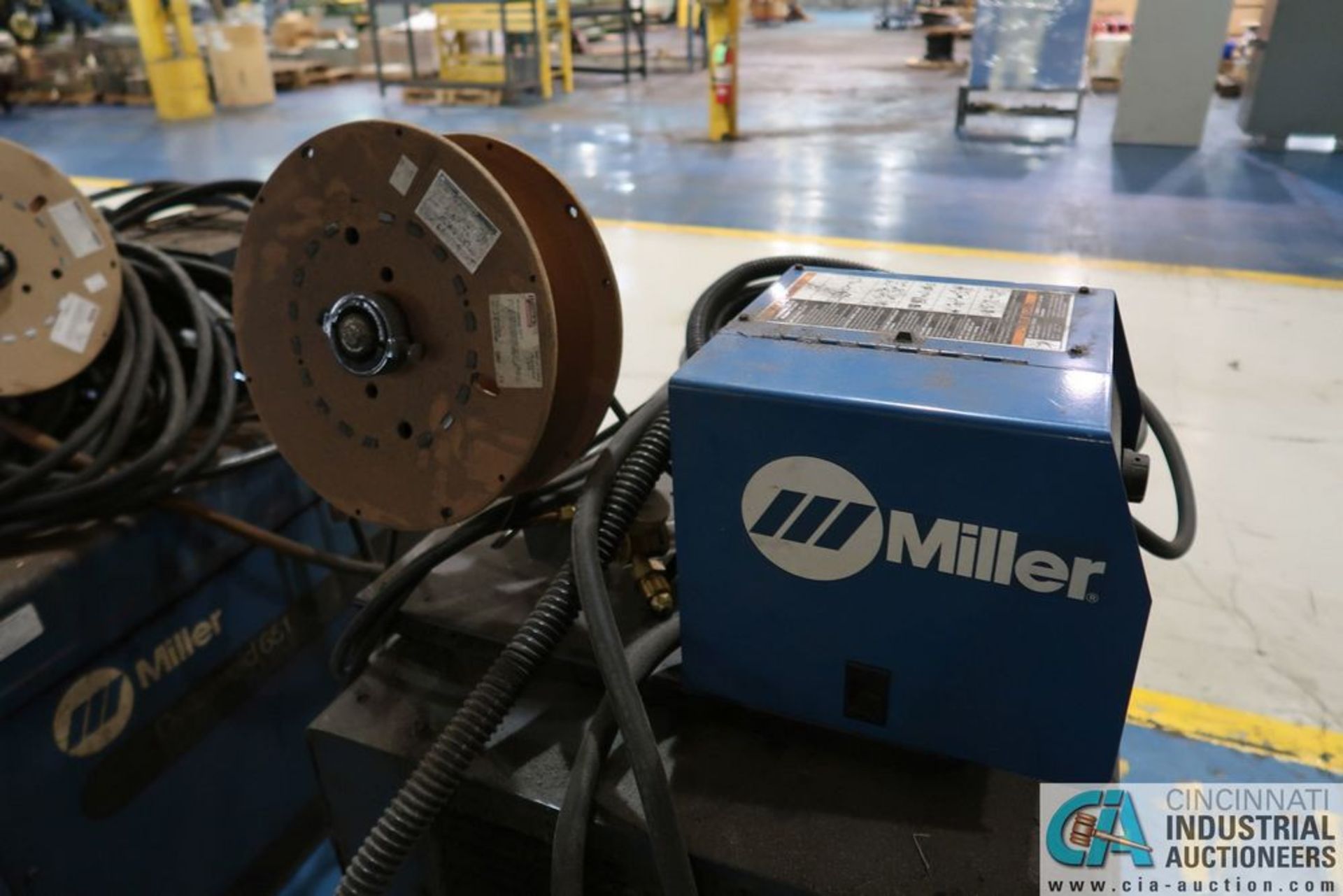 MILLER DELTAWELD 651 MIG WELDER WITH 22A WIRE FEED - Image 8 of 8