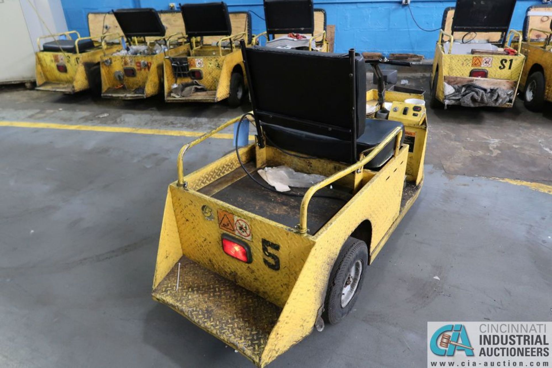 EZGO MODEL MINUTE MISER E ELECTRIC 3-WHEEL SHOP CART; S/N 221210 (5) **Delayed Removal Until 6/18** - Image 3 of 4