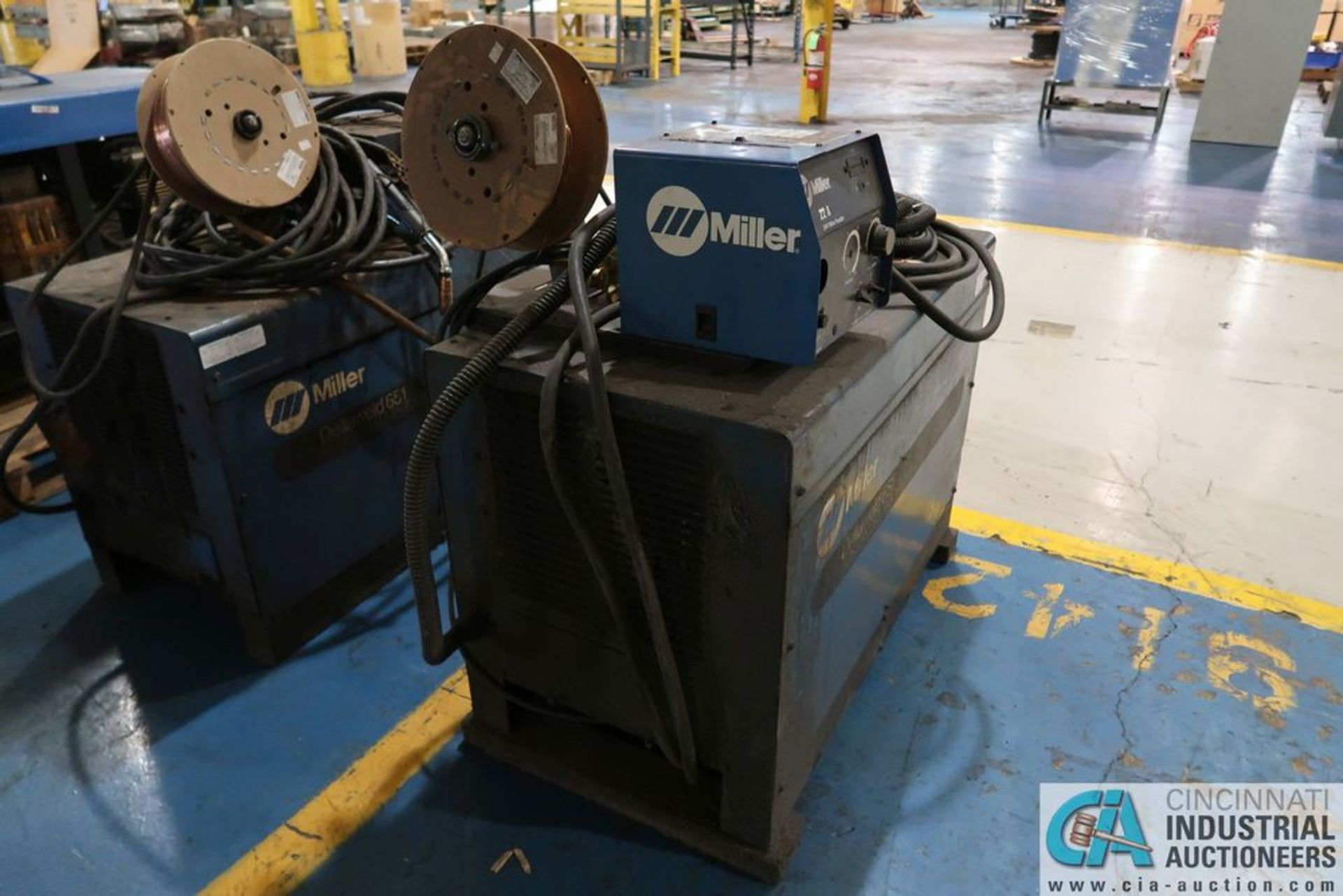 MILLER DELTAWELD 651 MIG WELDER WITH 22A WIRE FEED - Image 3 of 8