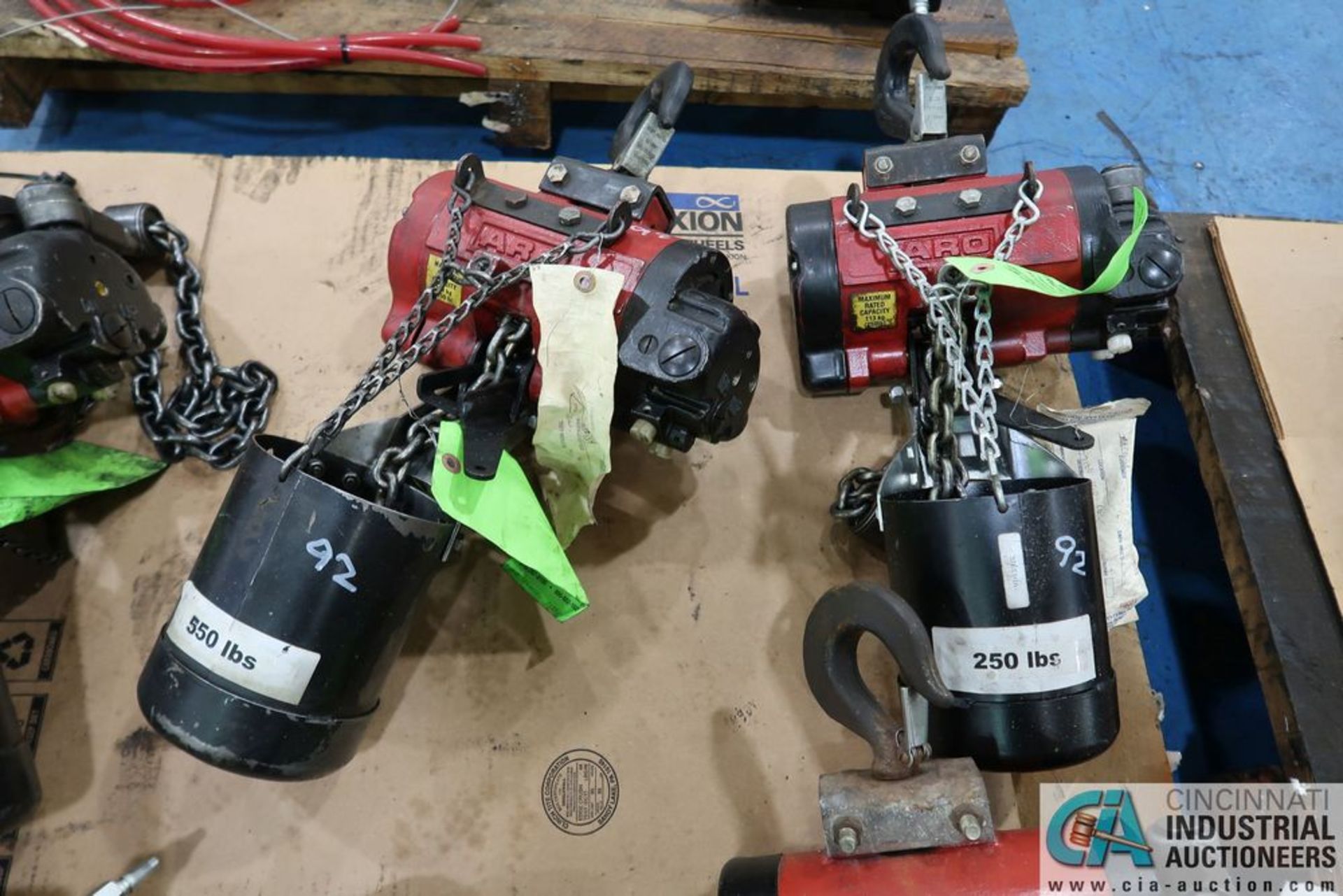 (LOT) (6) PNEUMATIC HOISTS ON SKID, 250 LB. ARO, 250 KG BUDGIT, 200 LB IR - Image 4 of 5