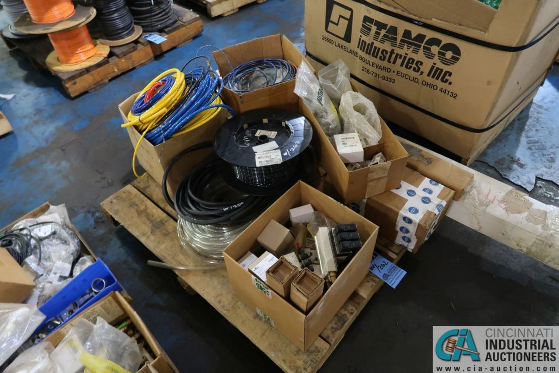 (LOT) (5) SKIDS ELECTRICAL BOXES, HARDWARE, PLUGS, SWITCHES, WIRE, HOSE, DRIVES - Image 8 of 16