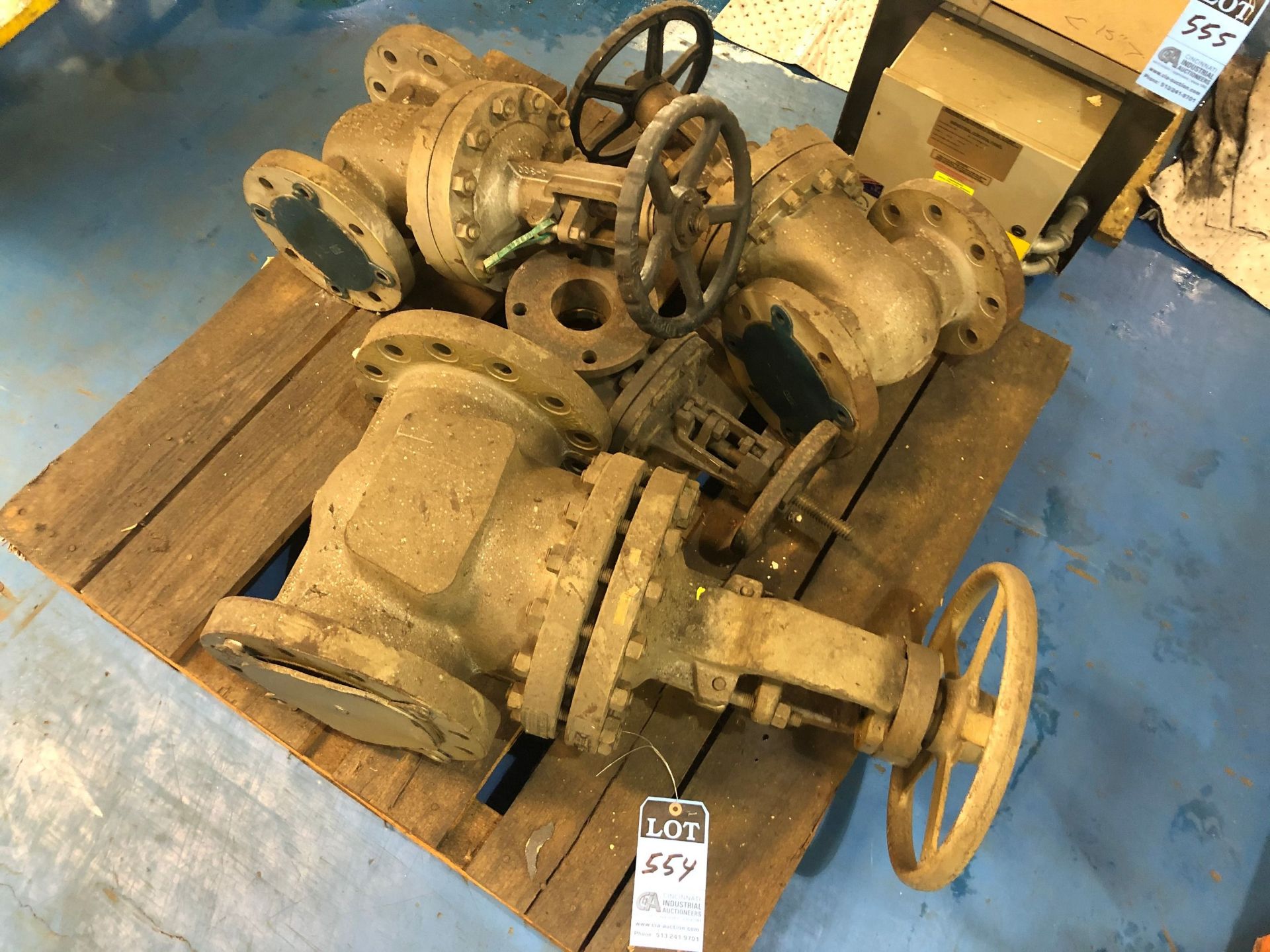 (LOT) (4) GATE VALVES