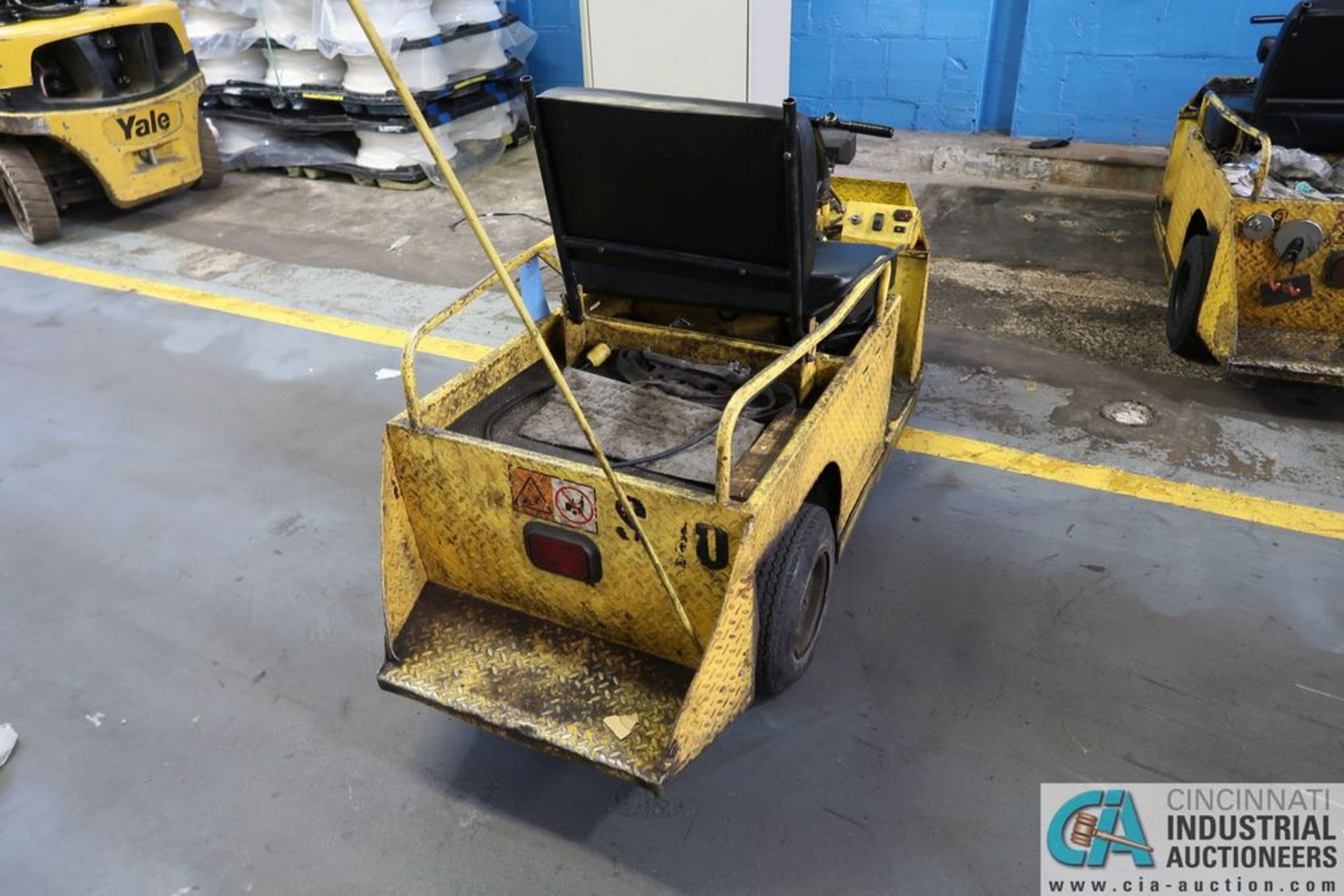 EZGO MODEL MINUTE MISER E ELECTRIC 3-WHEEL SHOP CART; S/N N/A (S10) **Delayed Removal Until 6/18** - Image 3 of 4