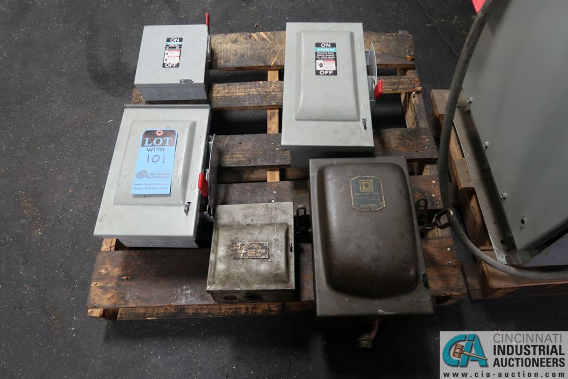 30-KVA ACME TRANSFORMER CO. GENERAL PURPOSE TRANSFORMER W/ (1) SKID SAFETY SWITCHES - Image 2 of 2