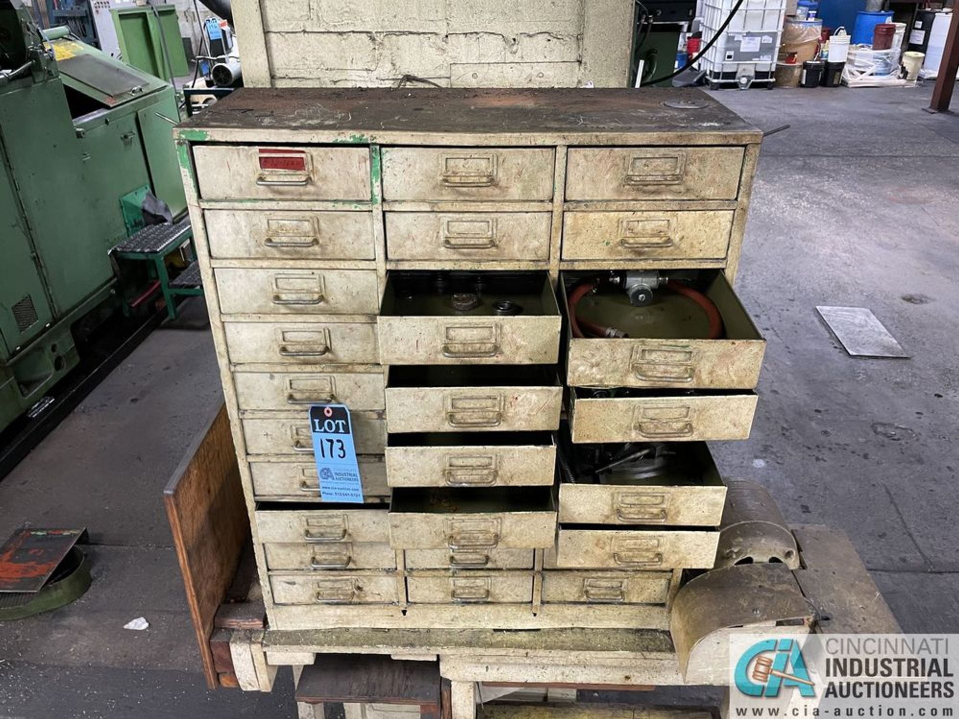 (LOT) PIGEON HOLE INDEX CABINET W/ MISC. CAMS, PARTS & TOOLS (30-DRAWERS)