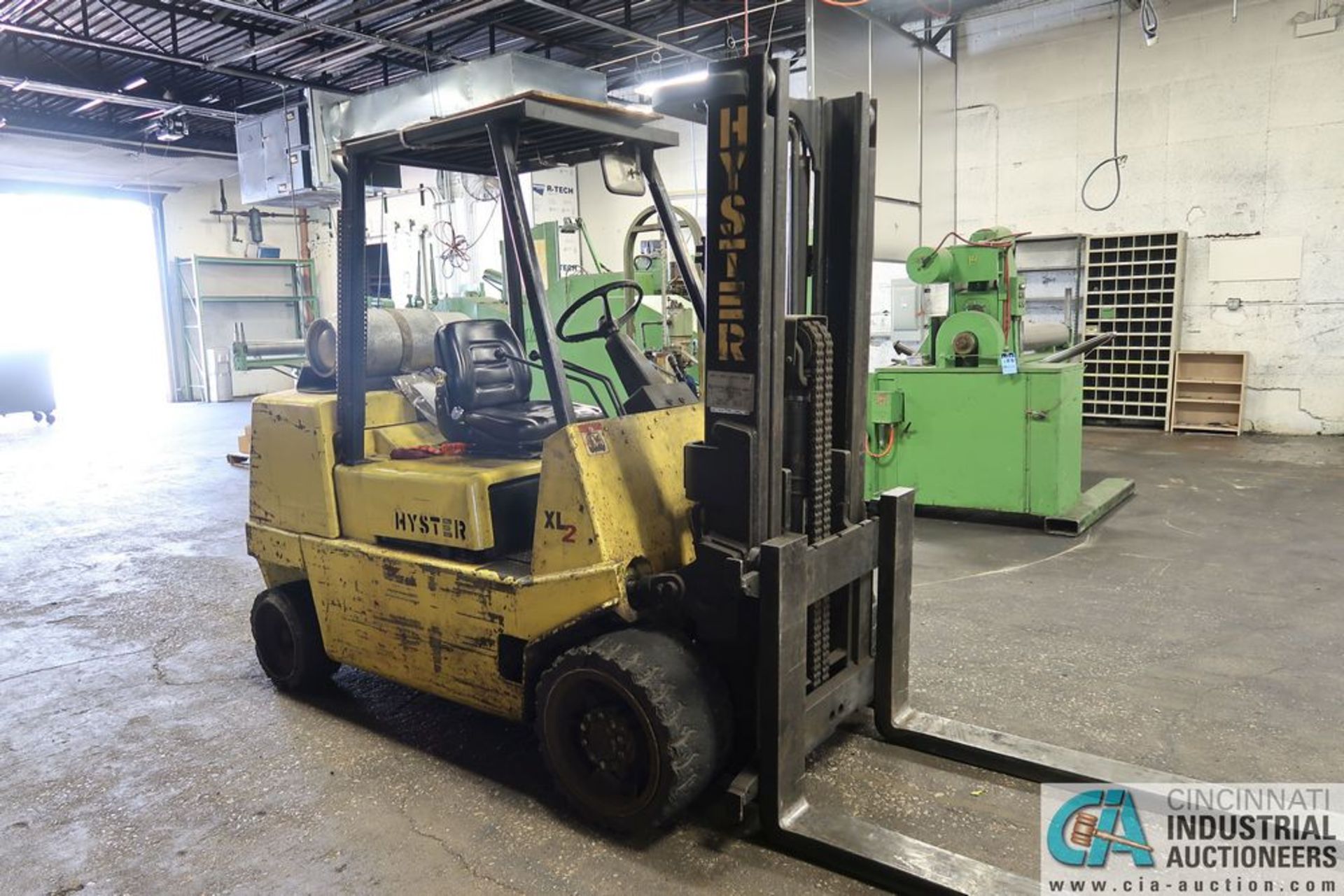 10,000 LB. HYSTER MODEL S100XL LP GAS FORKLIFT; S/N D004V08983S, 111" MAX. LIFT, 6,736 HOURS - Image 2 of 9
