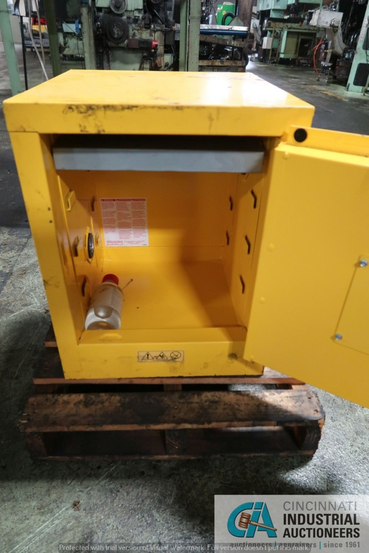 4 GALLON DURHAM MFT FLAMMABLE STORAGE CABINET - Image 2 of 2