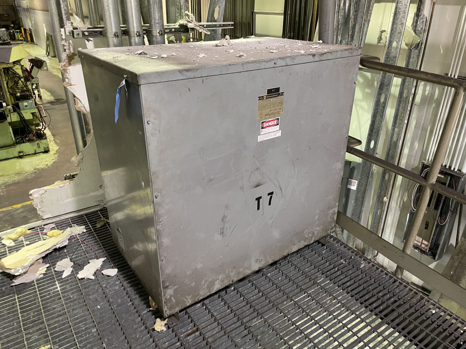 225 KVA SQUARE D CAT NO. 225T3HNV SORGEL THREE PHASE TRANSFORMER