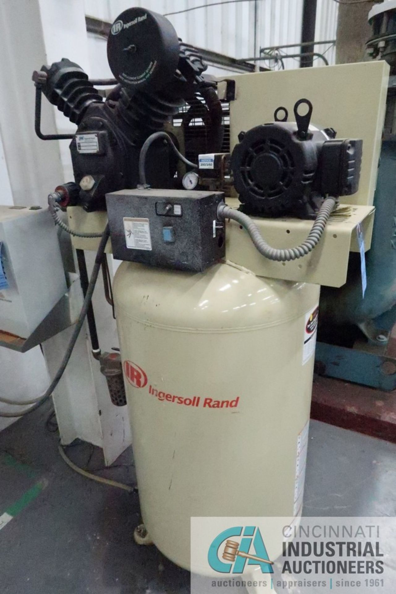 5-HP INGERSOLL RAND 2475 VERTICAL TANK AIR COMPRESSOR W/ DOMINICK AIR DRYER - Image 3 of 8