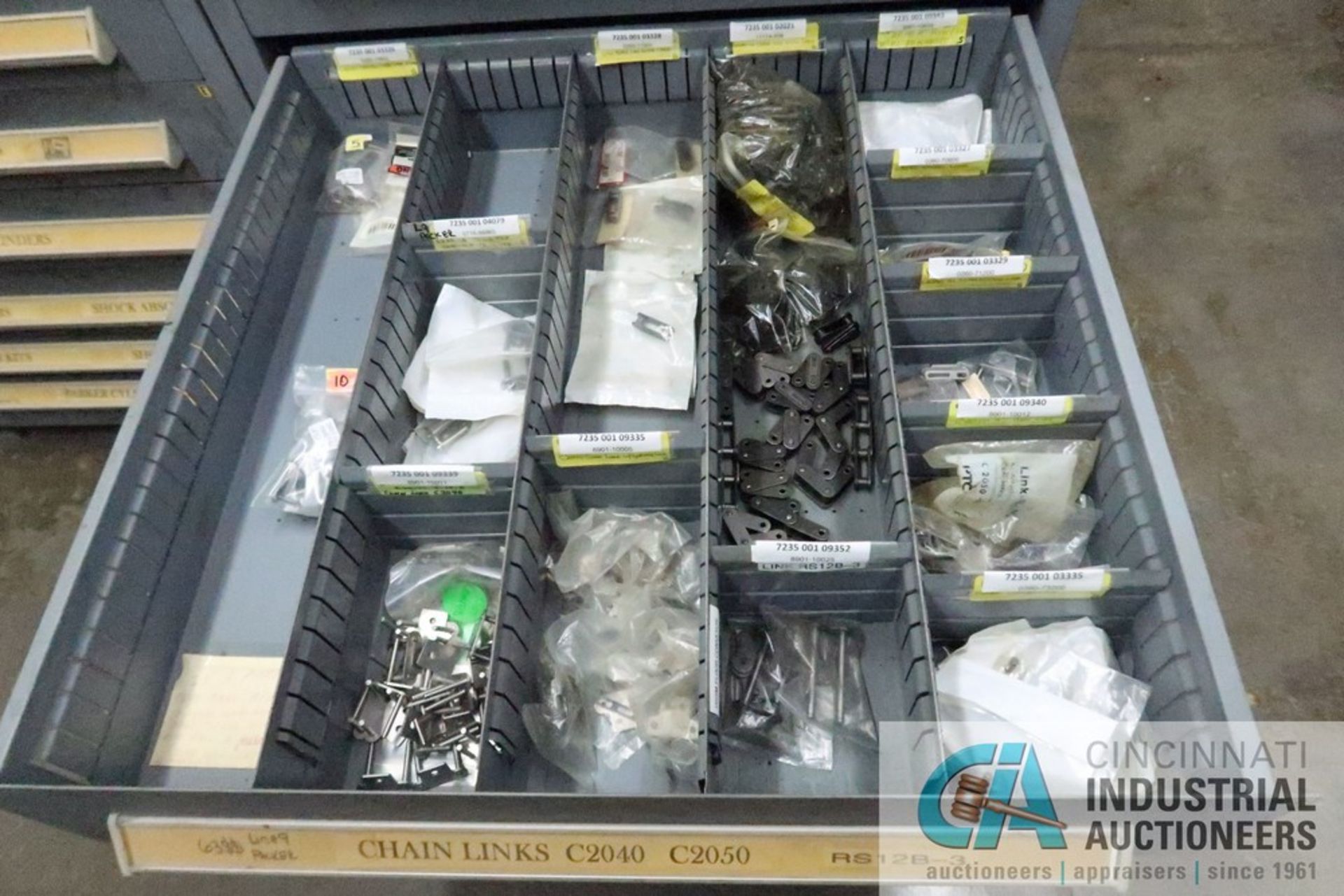 8-DRAWER VIDMAR CABINET WITH CONTENTS INCLUDING MISCELLANEOUS CHAIN LINKS (CABINET LE) - Image 7 of 9