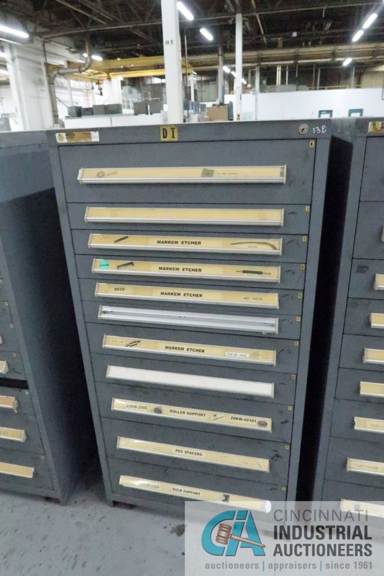 11-DRAWER VIDMAR CABINET WITH CONTENTS INCLUDING MISCELLANEOUS MARKER ETCHER PARTS, KNIVES,