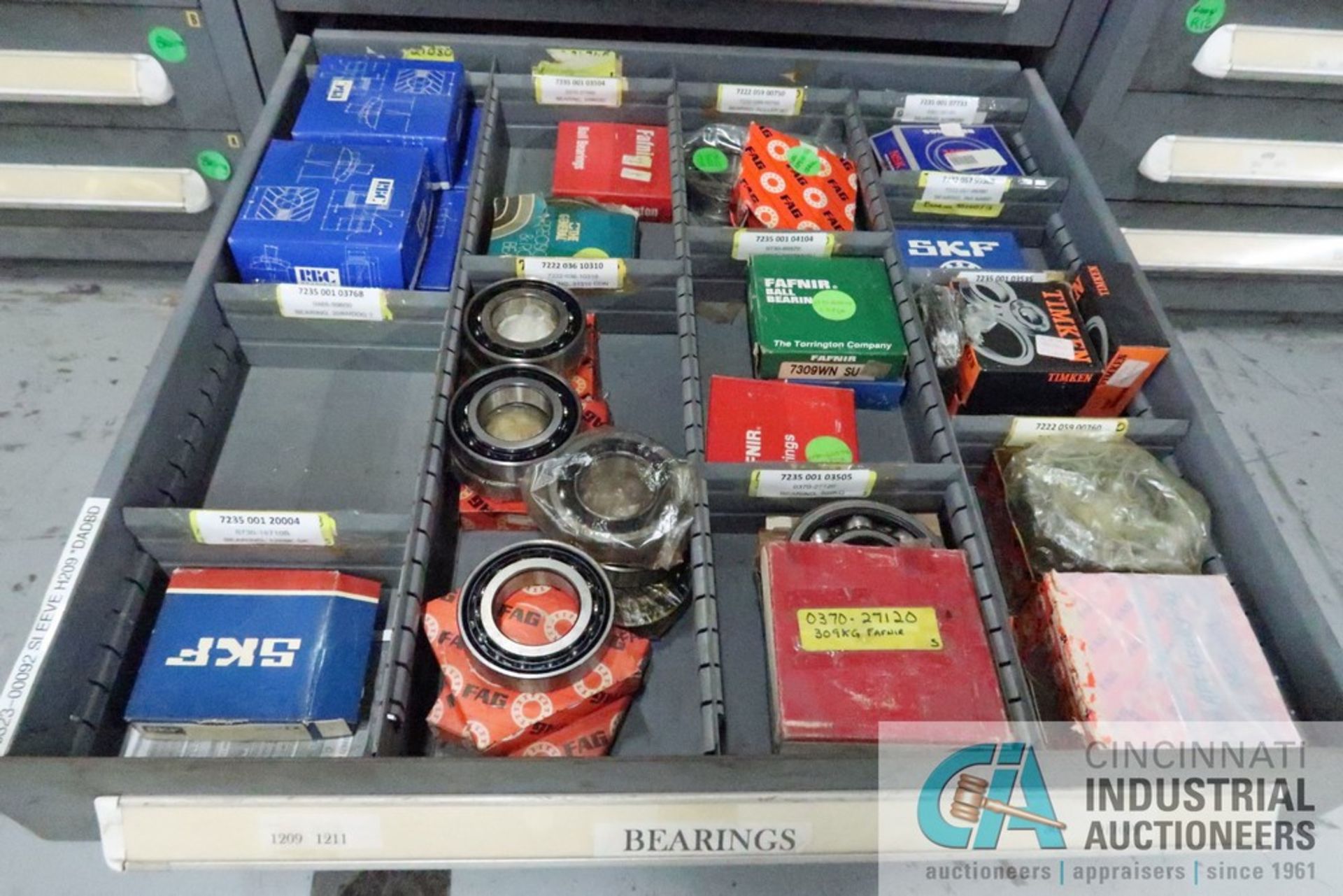 13-DRAWER VIDMAR CABINET WITH CONTENTS INCLUDING MISCELLANEOUS BEARINGS (CABINET CD) - Image 13 of 14