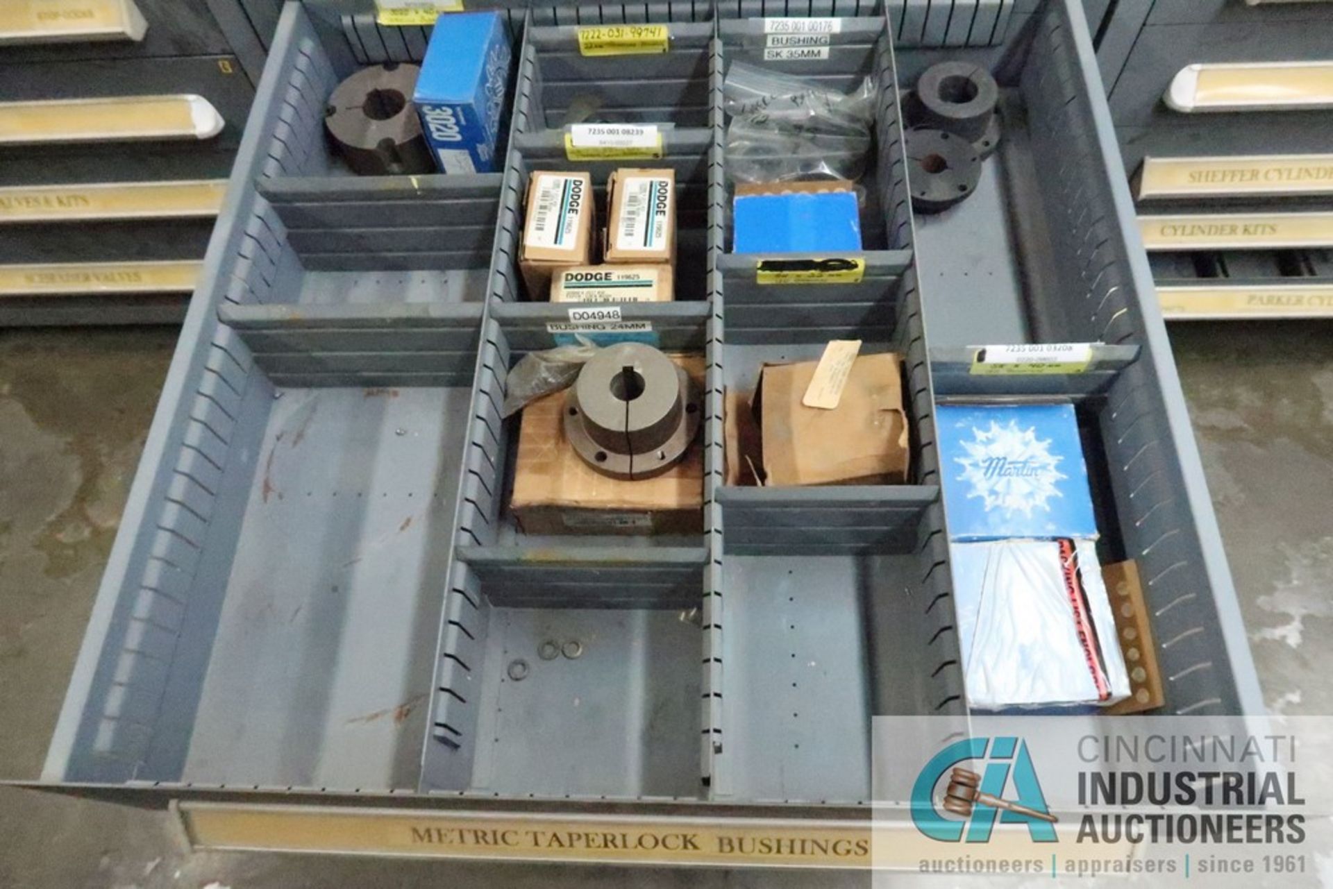 14-DRAWER LISTA CABINET WITH CONTENTS INCLUDING MISCELLANEOUS METRIC SPROCKETS, PULLEYS, BUSHING ( - Image 12 of 14