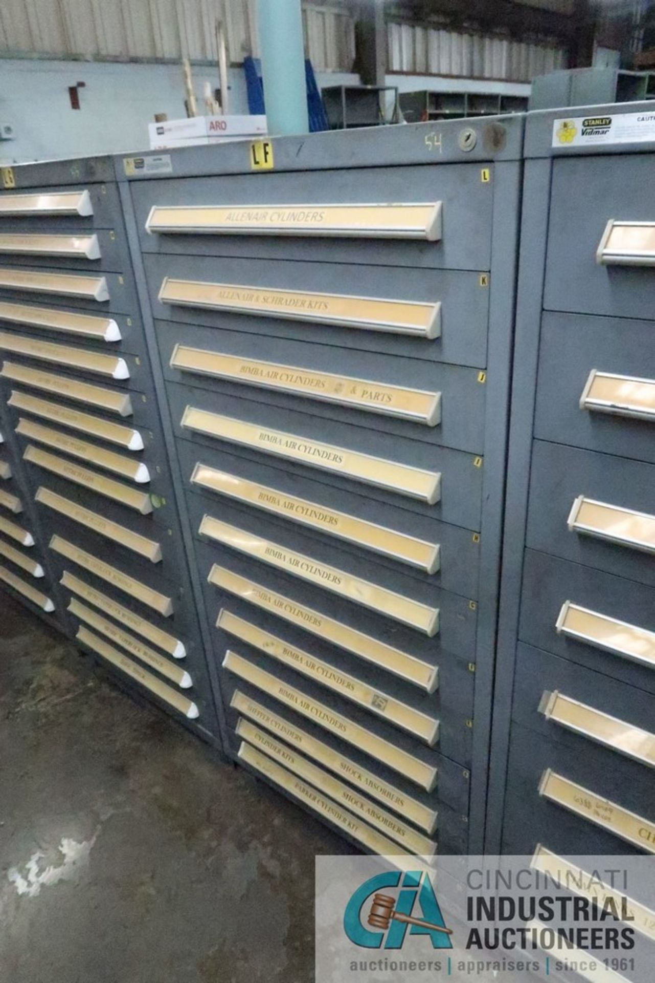 12-DRAWER VIDMAR CABINET WITH CONTENTS INCLUDING MISCELLANEOUS CYLINDERS AND CYLINDER PARTS (CABINET