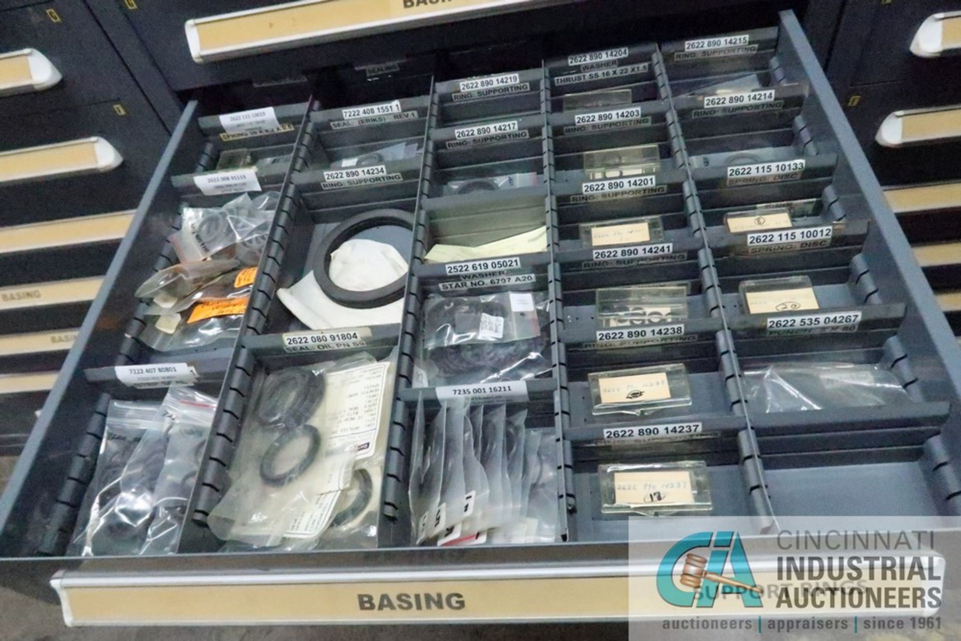 11-DRAWER VIDMAR CABINET WITH CONTENTS INCLUDING MISCELLANEOUS BASING DIE TOOLING, PINS, SPRINGS, - Image 7 of 12