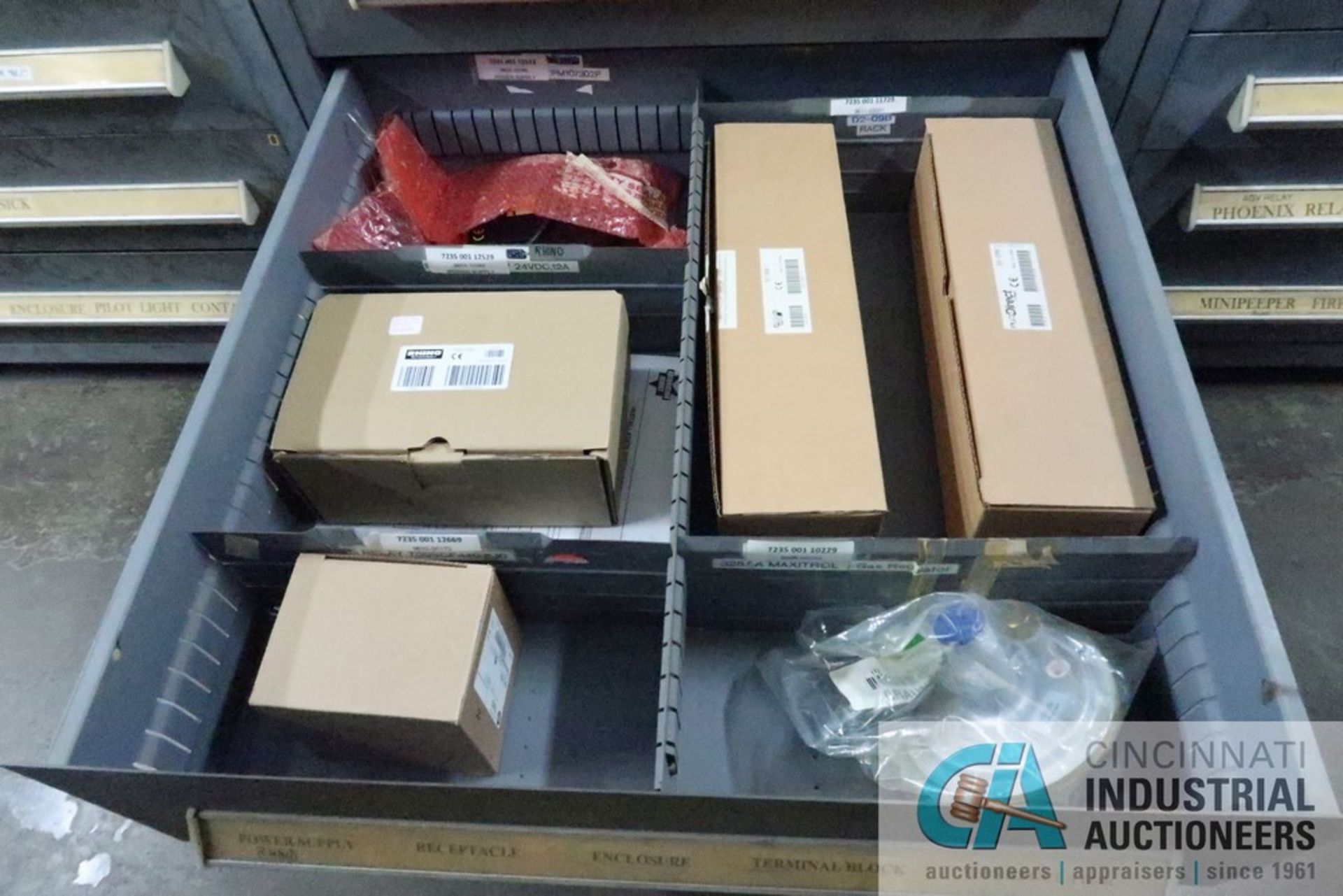 9-DRAWER LISTA CABINET WITH CONTENTS INCLUDING MISCELLANEOUS GAS VALVES, IGNITERS, SWITCHES, PHOTO - Image 9 of 10