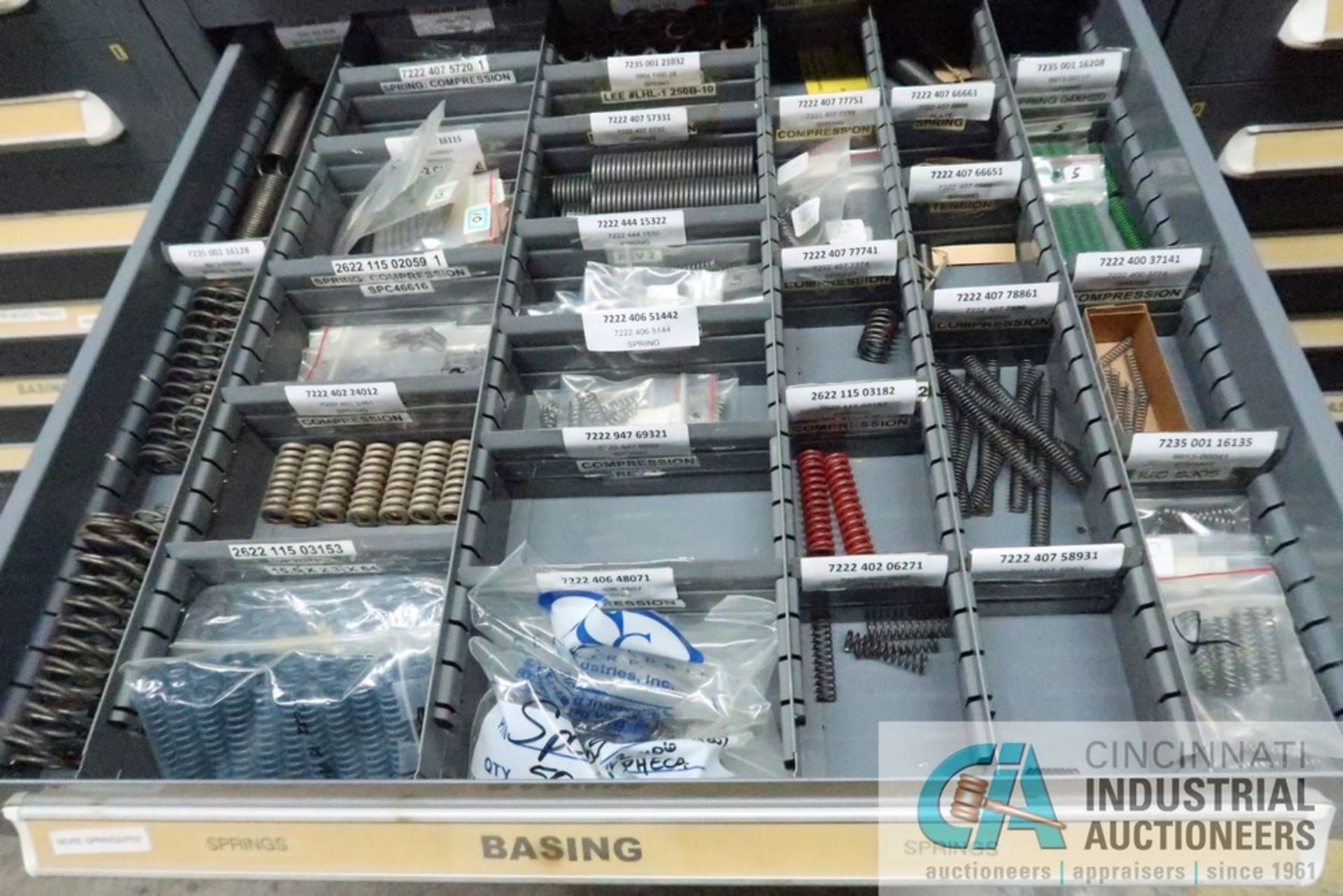 11-DRAWER VIDMAR CABINET WITH CONTENTS INCLUDING MISCELLANEOUS BASING DIE TOOLING, PINS, SPRINGS, - Image 8 of 12