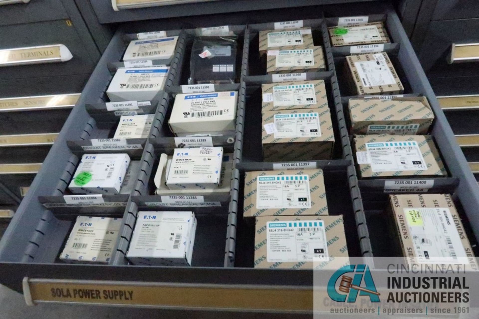 9-DRAWER LISTA CABINET WITH CONTENTS INCLUDING MISCELLANEOUS GAS VALVES, IGNITERS, SWITCHES, PHOTO - Image 5 of 10