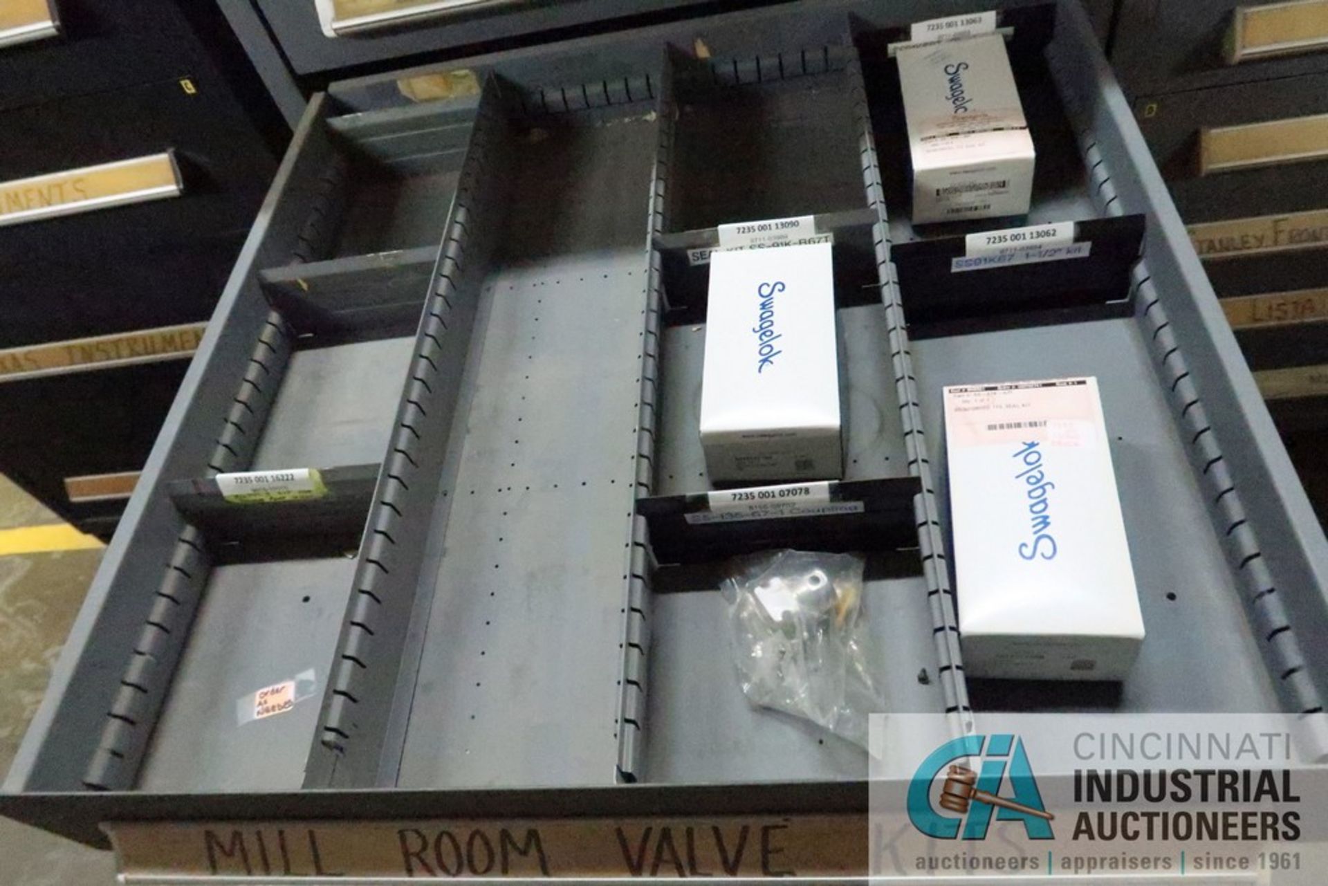 12-DRAWER VIDMAR CABINET WITH CONTENTS INCLUDING MISCELLANEOUS MILL ROOM PARTS (CABINET OB) - Image 7 of 8