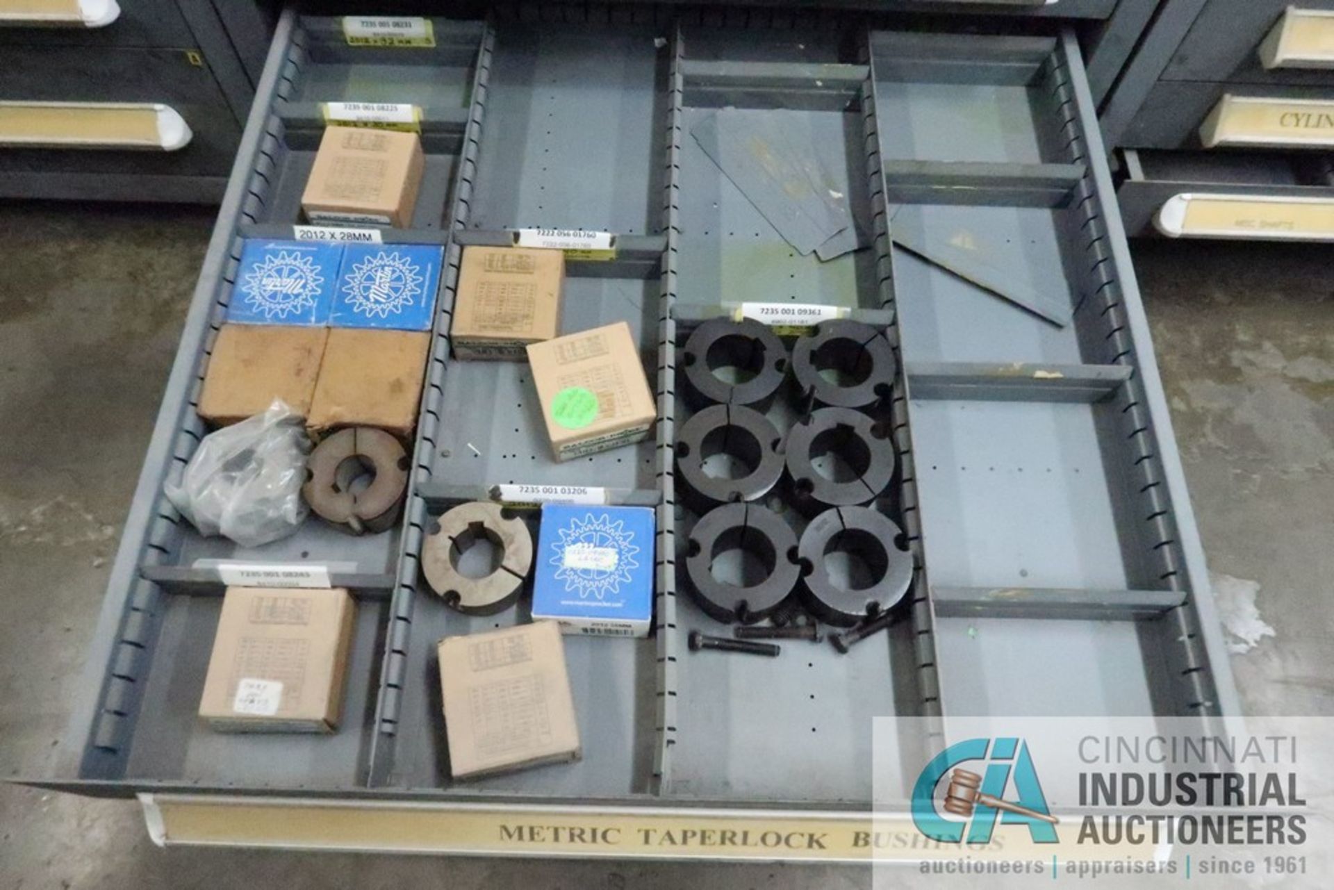 14-DRAWER LISTA CABINET WITH CONTENTS INCLUDING MISCELLANEOUS METRIC SPROCKETS, PULLEYS, BUSHING ( - Image 14 of 14