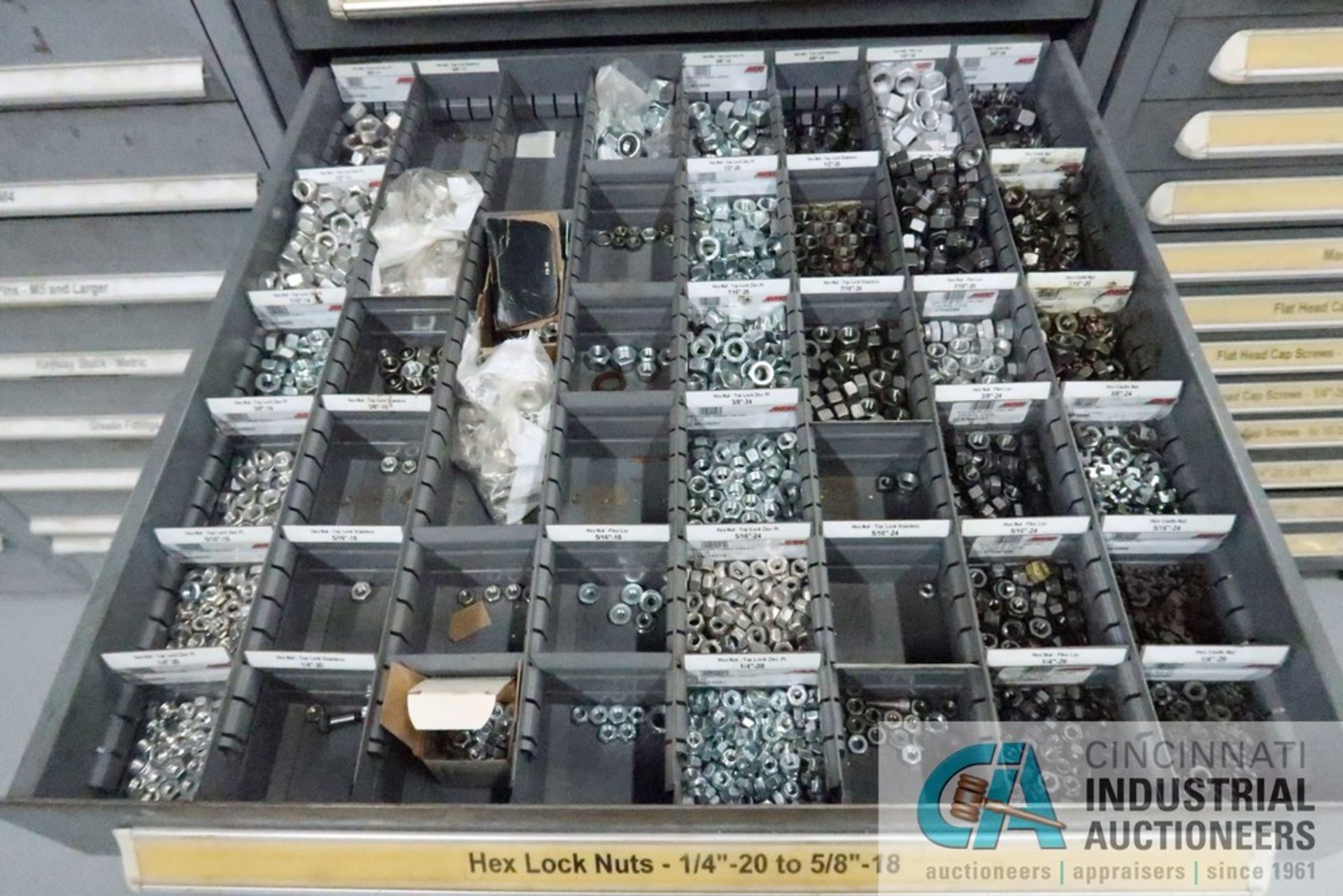 (LOT) 13-DRAWER VIDMAR CABINET WITH CONTENTS INCLUDING WING NUTS, HEX NUTS, LOCK WASHERS (CABINET - Image 6 of 14
