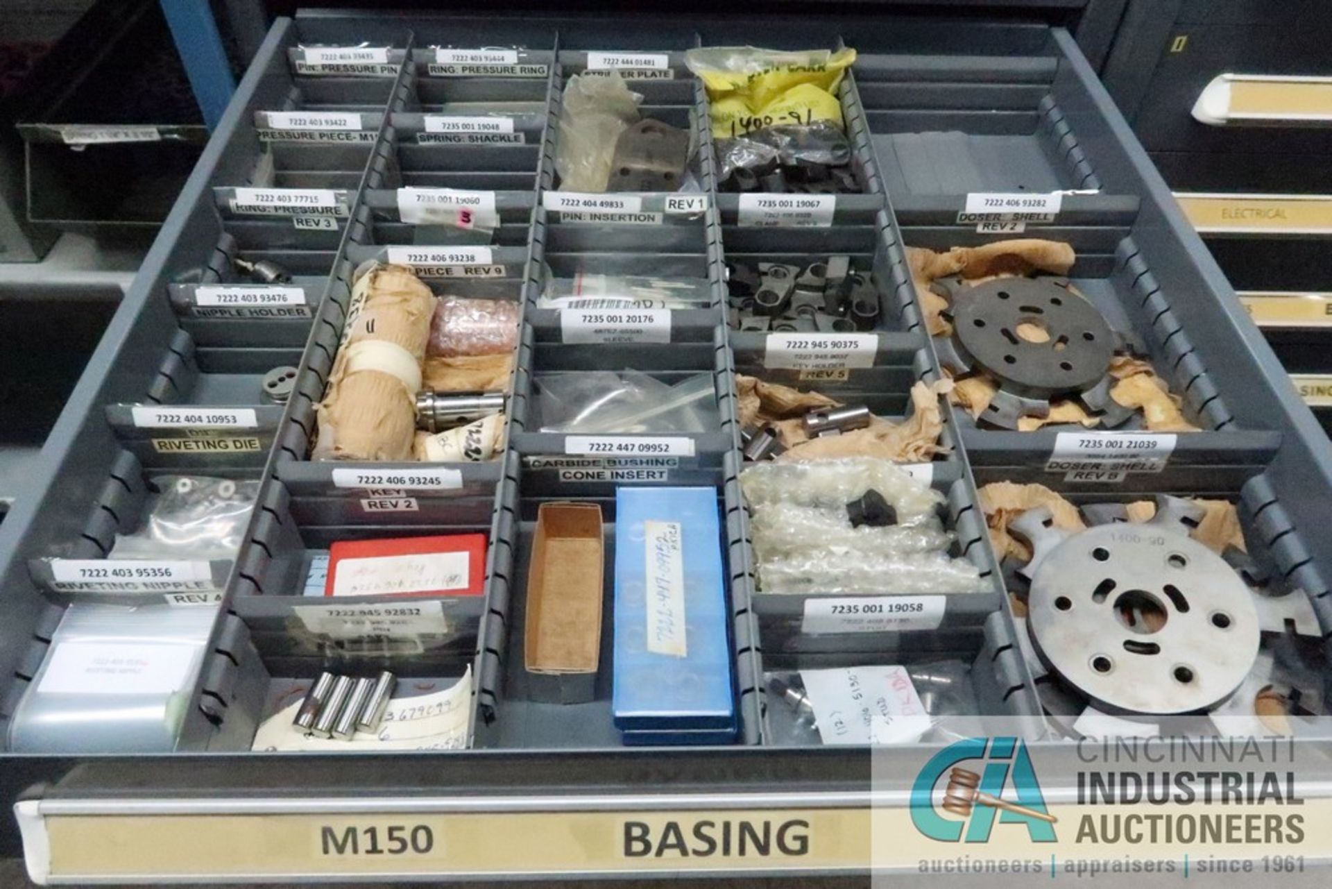 11-DRAWER VIDMAR CABINET WITH CONTENTS INCLUDING MISCELLANEOUS BASING BEARINGS, FITTINGS, - Image 4 of 11