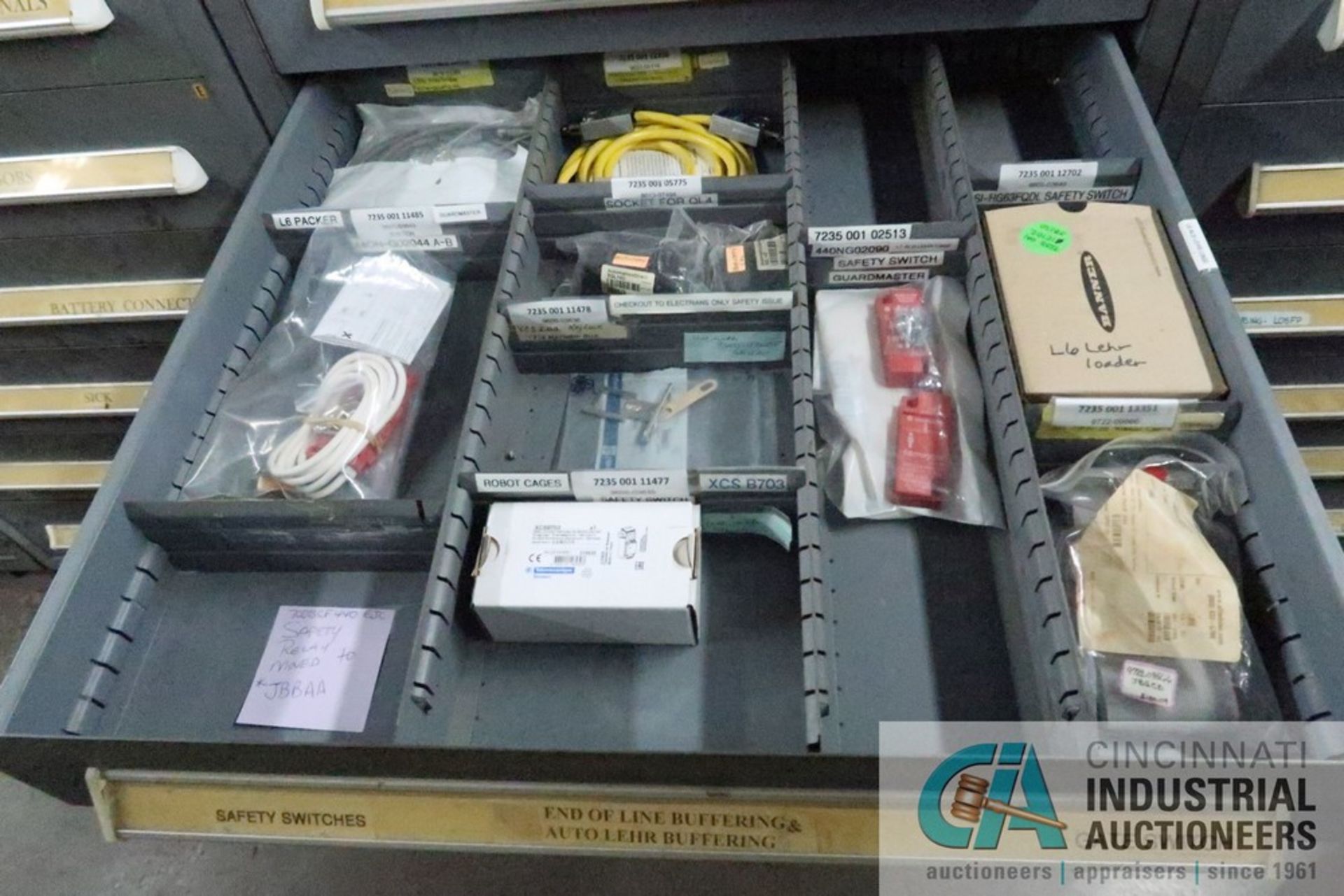 9-DRAWER LISTA CABINET WITH CONTENTS INCLUDING MISCELLANEOUS GAS VALVES, IGNITERS, SWITCHES, PHOTO - Image 6 of 10