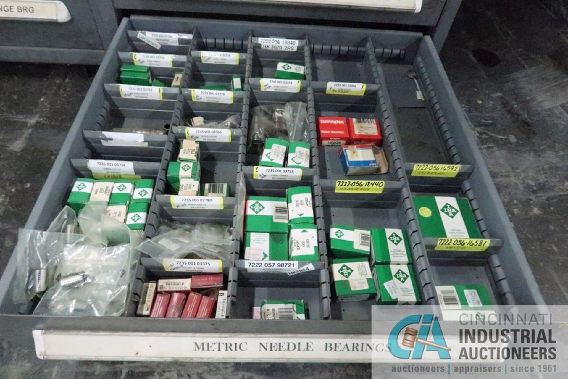 12-DRAWER VIDMAR CABINET WITH CONTENTS INCLUDING MISCELLANEOUS CAM FOLLOWERS AND BEARINGS (CABINET - Image 13 of 13