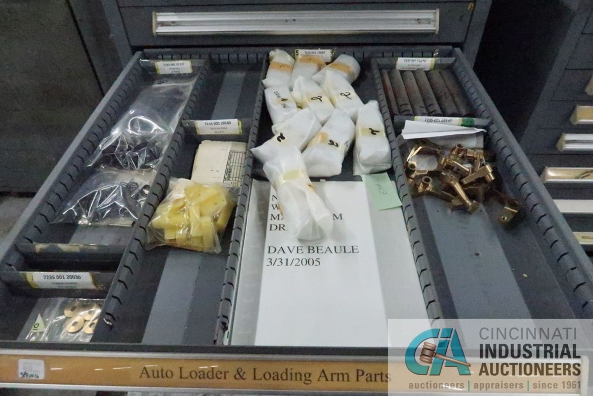 11-DRAWER VIDMAR CABINET WITH CONTENTS INCLUDING MISCELLANEOUS LOADER ARM PARTS, TURRET PARTS, - Image 2 of 7
