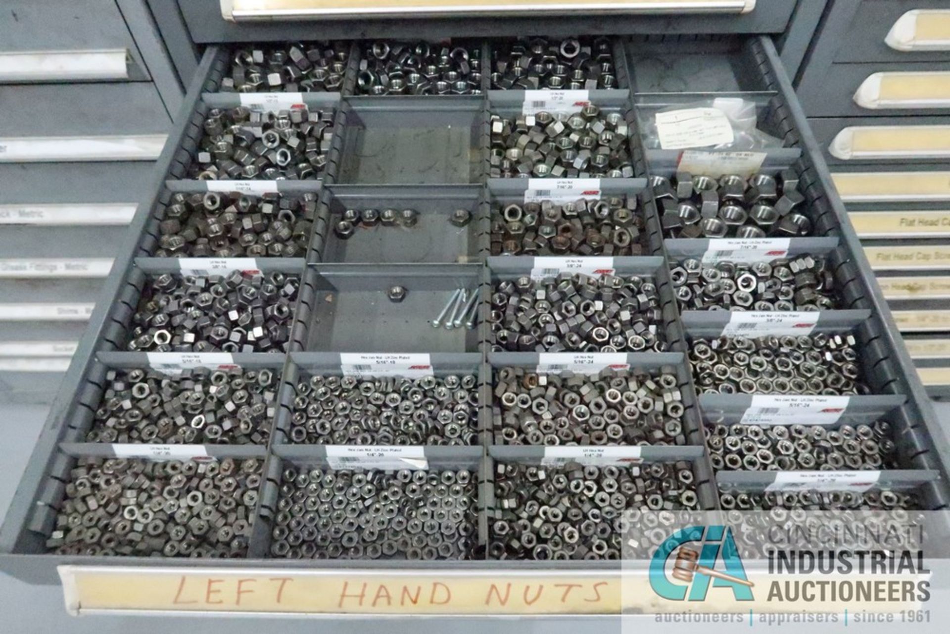 (LOT) 13-DRAWER VIDMAR CABINET WITH CONTENTS INCLUDING WING NUTS, HEX NUTS, LOCK WASHERS (CABINET - Image 7 of 14