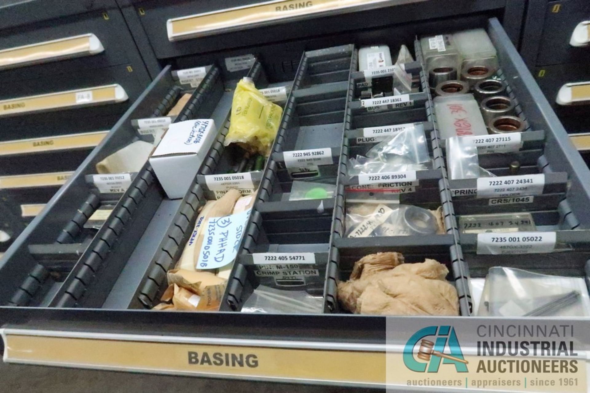 11-DRAWER VIDMAR CABINET WITH CONTENTS INCLUDING MISCELLANEOUS BASING DIE TOOLING, PINS, SPRINGS, - Image 3 of 12