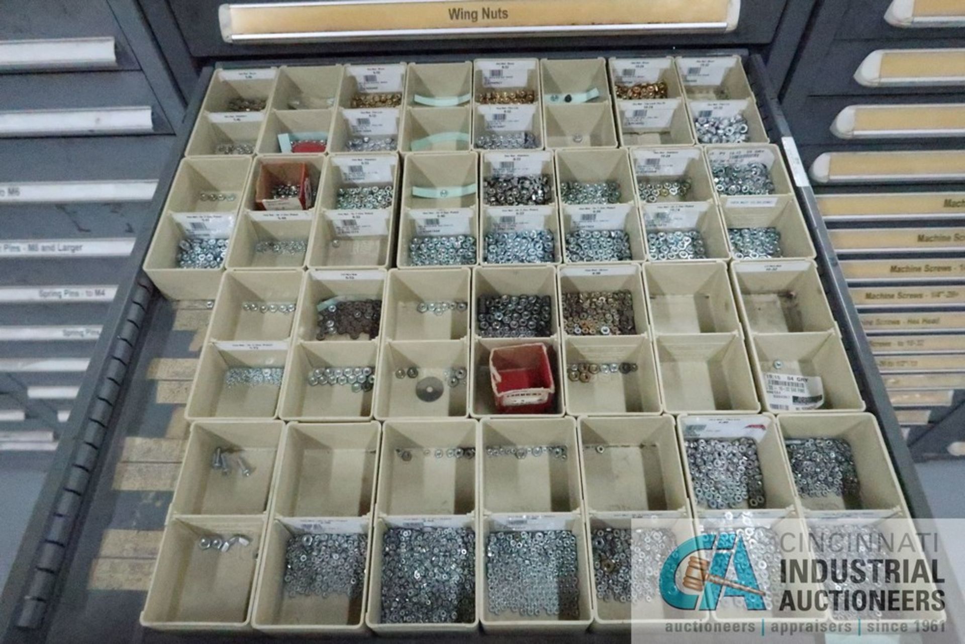 (LOT) 13-DRAWER VIDMAR CABINET WITH CONTENTS INCLUDING WING NUTS, HEX NUTS, LOCK WASHERS (CABINET - Image 3 of 14