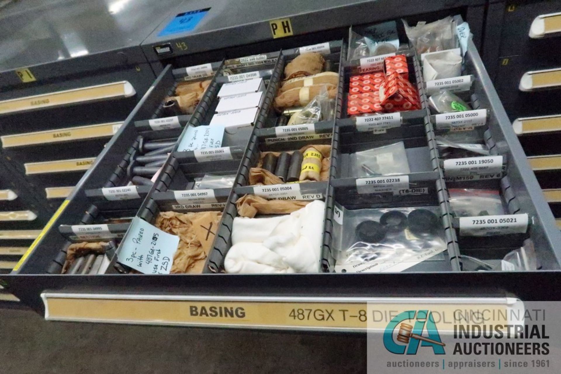 11-DRAWER VIDMAR CABINET WITH CONTENTS INCLUDING MISCELLANEOUS BASING DIE TOOLING, PINS, SPRINGS, - Image 2 of 12