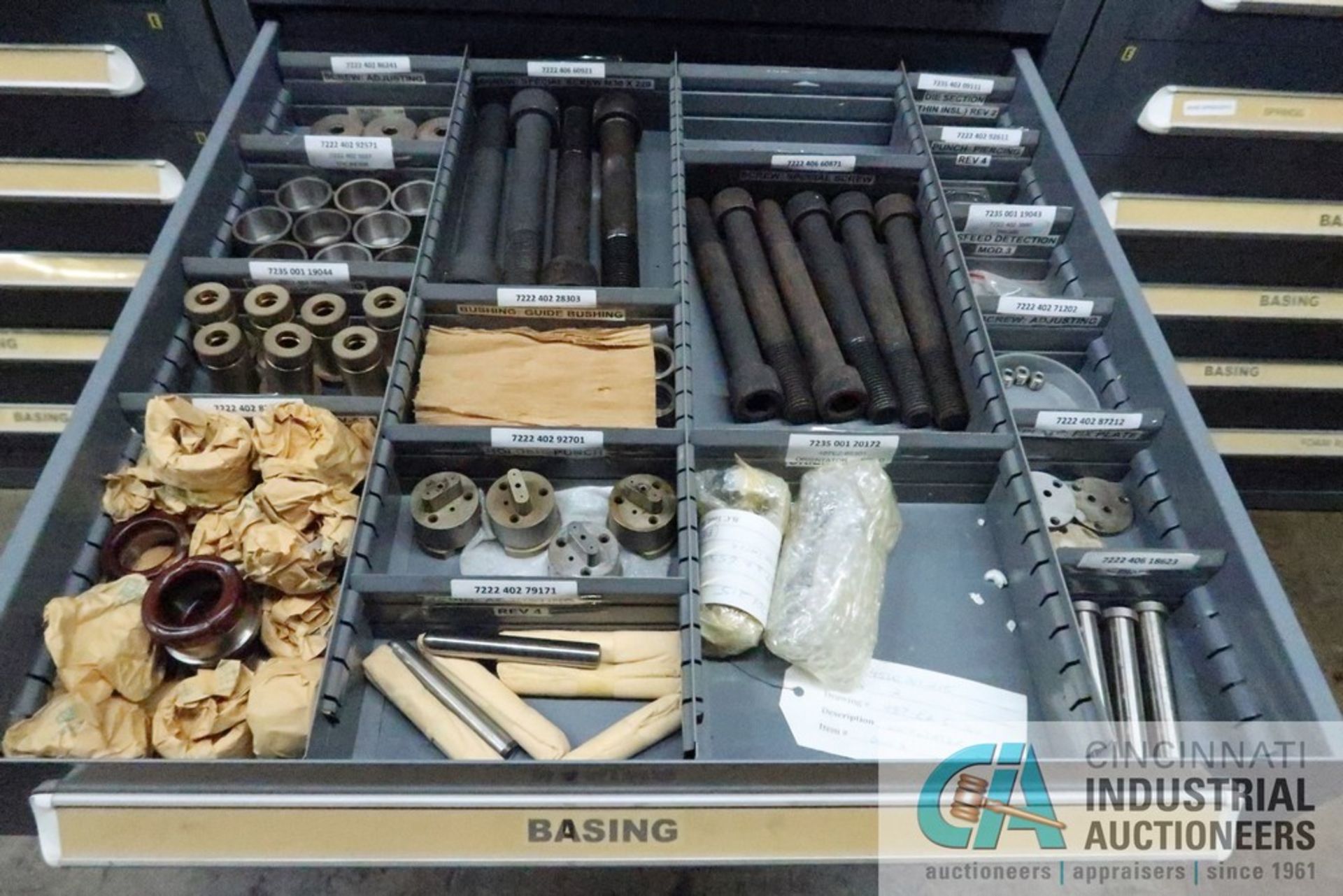 11-DRAWER VIDMAR CABINET WITH CONTENTS INCLUDING MISCELLANEOUS BASING ELECTRICAL, O-RINGS, - Image 7 of 11