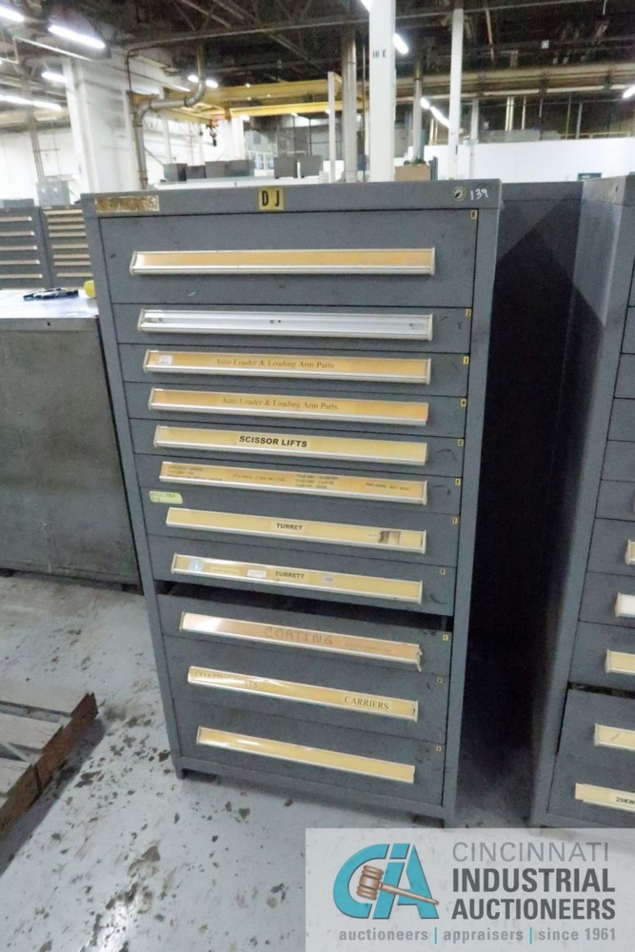 11-DRAWER VIDMAR CABINET WITH CONTENTS INCLUDING MISCELLANEOUS LOADER ARM PARTS, TURRET PARTS,