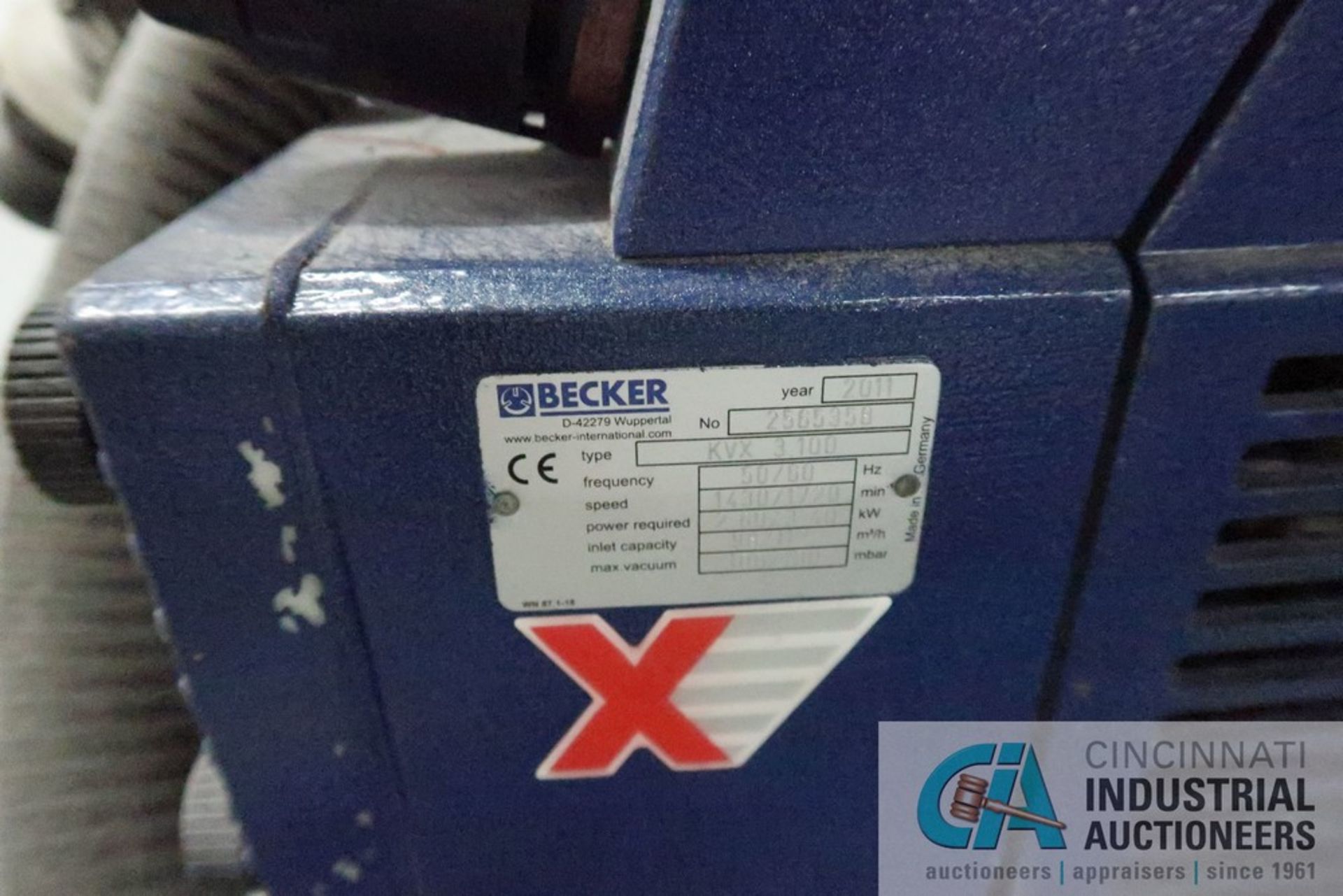 BECKER MODEL KVX 3.100 ROTARY VANE VACUUM PUMP; S/N 2565358 (NEW 2011) - Image 3 of 3