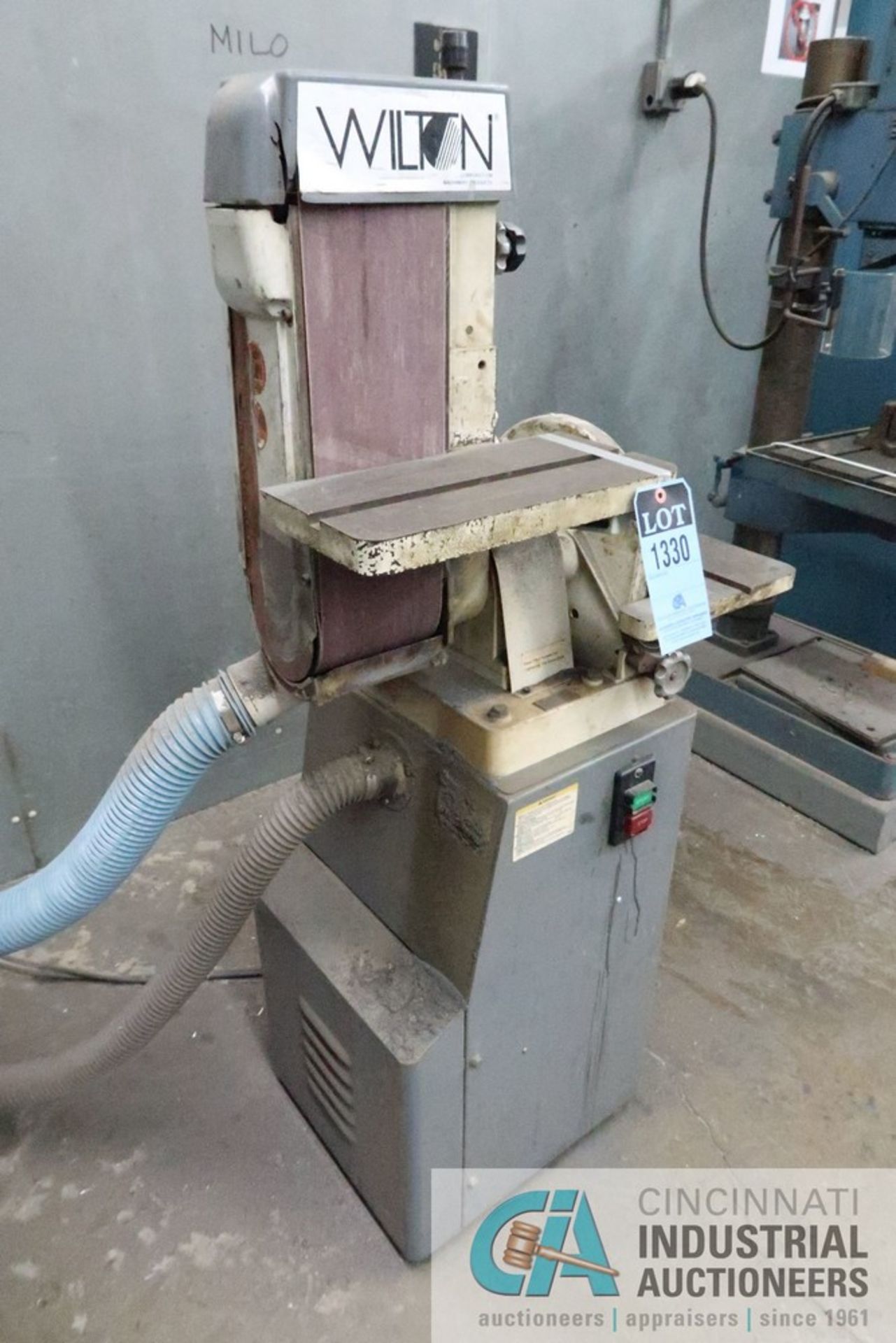 6" BELTS / 12" DISC WILTON MODEL 4200A CABINET TYPE SANDER; S/N 0411098, WITH MFG UNKNOWN DUST - Image 3 of 4
