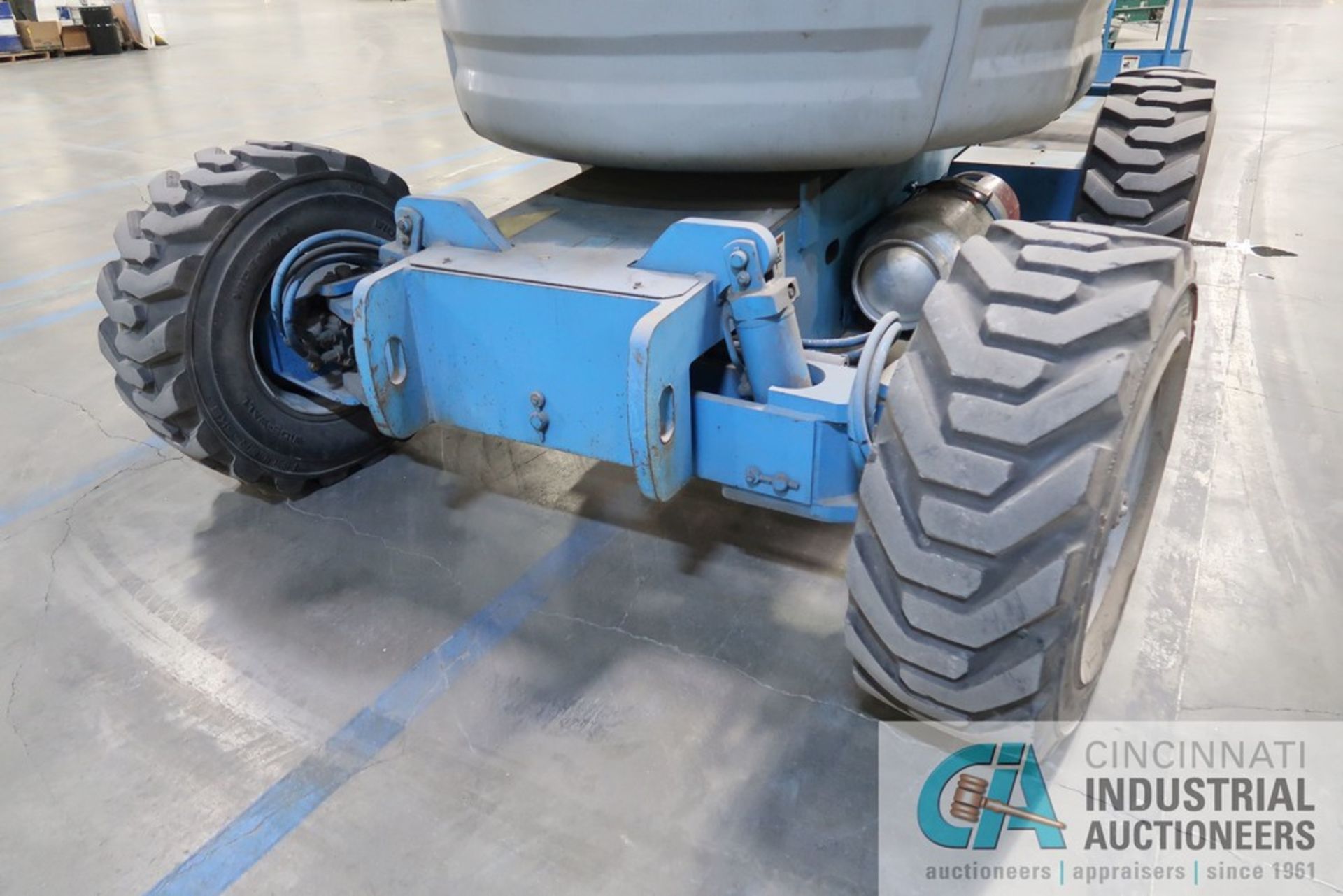 GENIE MODEL Z45/25J LPG PNEUMATIC ROUGH TERRAIN TIRE BOOM TYPE MAN LIFT; BOOM NO. B13356 - Image 7 of 14