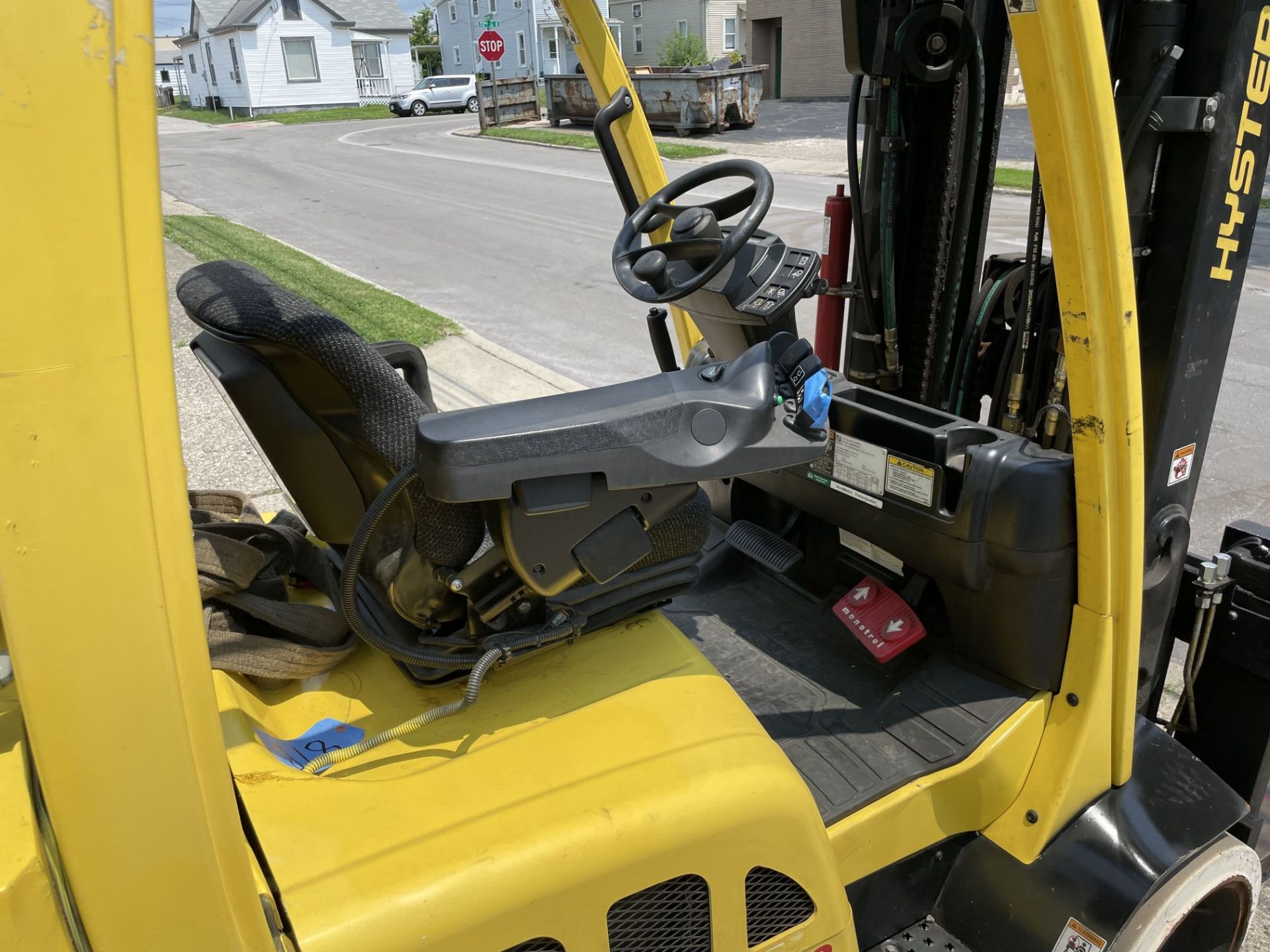 ****2015 - 12,000 LB. HYSTER MODEL S120FTS LP GAS CUSHION TIRE LIFT TRUCK; S/N H004V03838N - Image 10 of 15