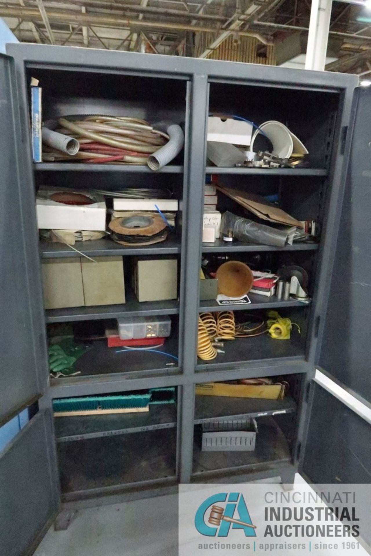FOUR-DOOR COMPARTMENT STRONGHOLD TYPE HEAVY DUTY STORAGE CABINET AND CONTENTS WITH MISCELLANEOUS HOP - Image 2 of 4