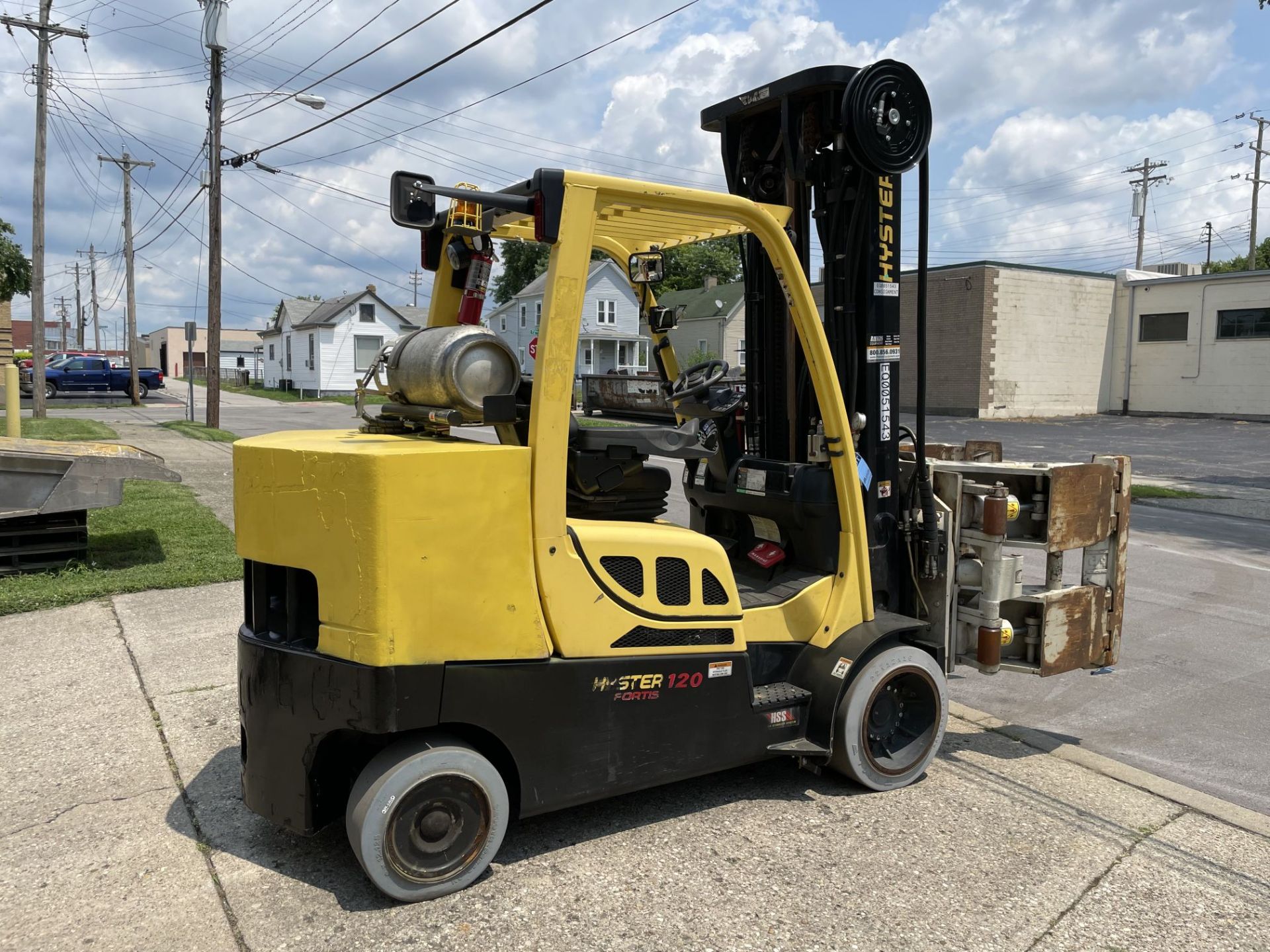 ****2015 - 12,000 LB. HYSTER S120FTPRS LP GAS COUSHIN TIRE LIFT TRUCK W/ 9,000 LB. CASCADE CLAMP - Image 3 of 17