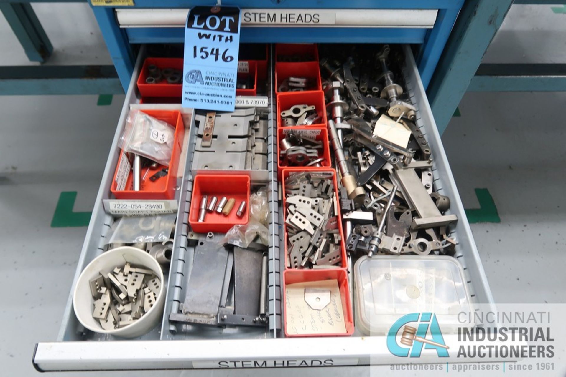 LISTA FIVE-DRAWER PARTS CABINET AND CONTENTS WITH MISCELLANEOUS HARDWARE AND PARTS - Image 10 of 13