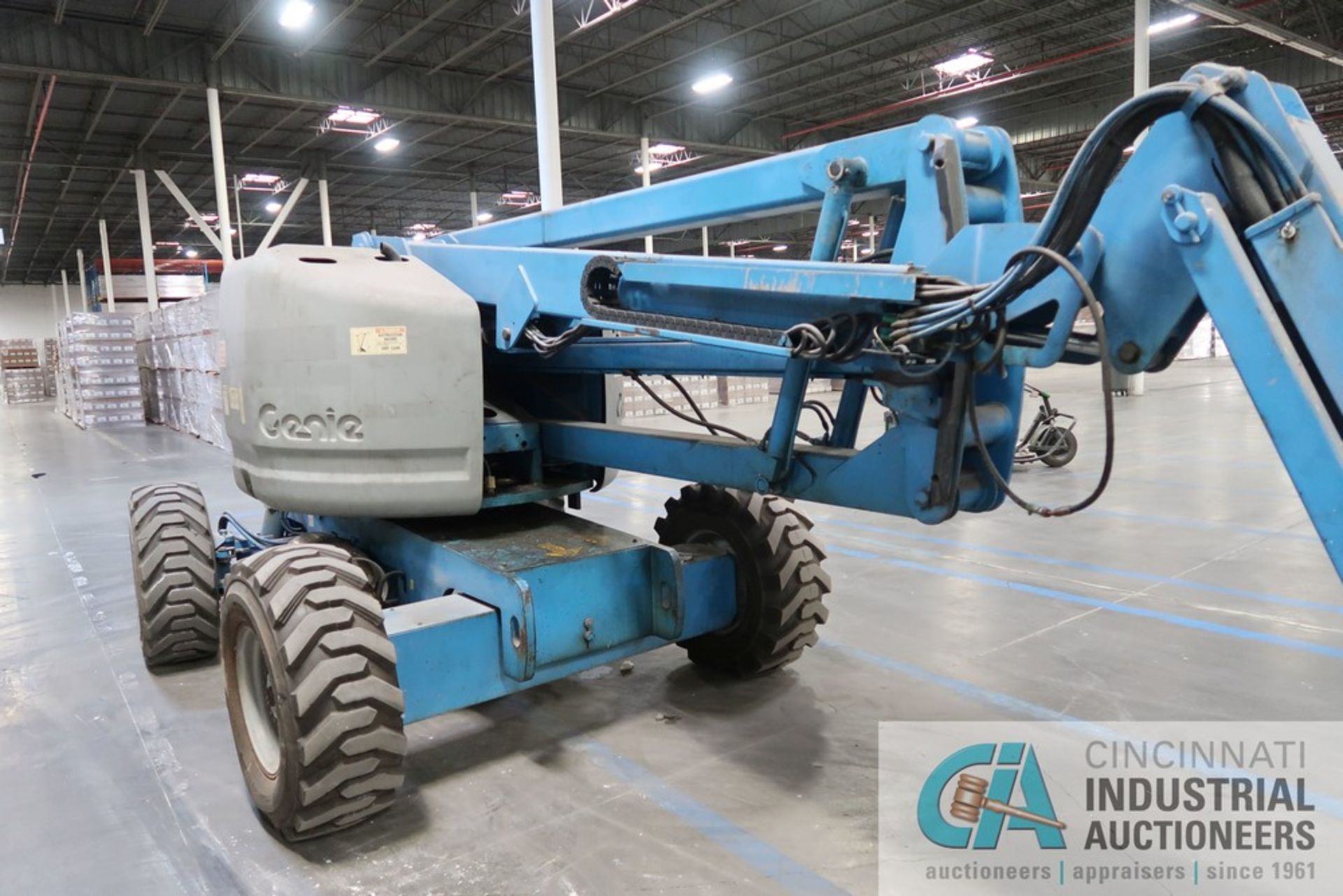 GENIE MODEL Z45/25J LPG PNEUMATIC ROUGH TERRAIN TIRE BOOM TYPE MAN LIFT; BOOM NO. B13356 - Image 5 of 14